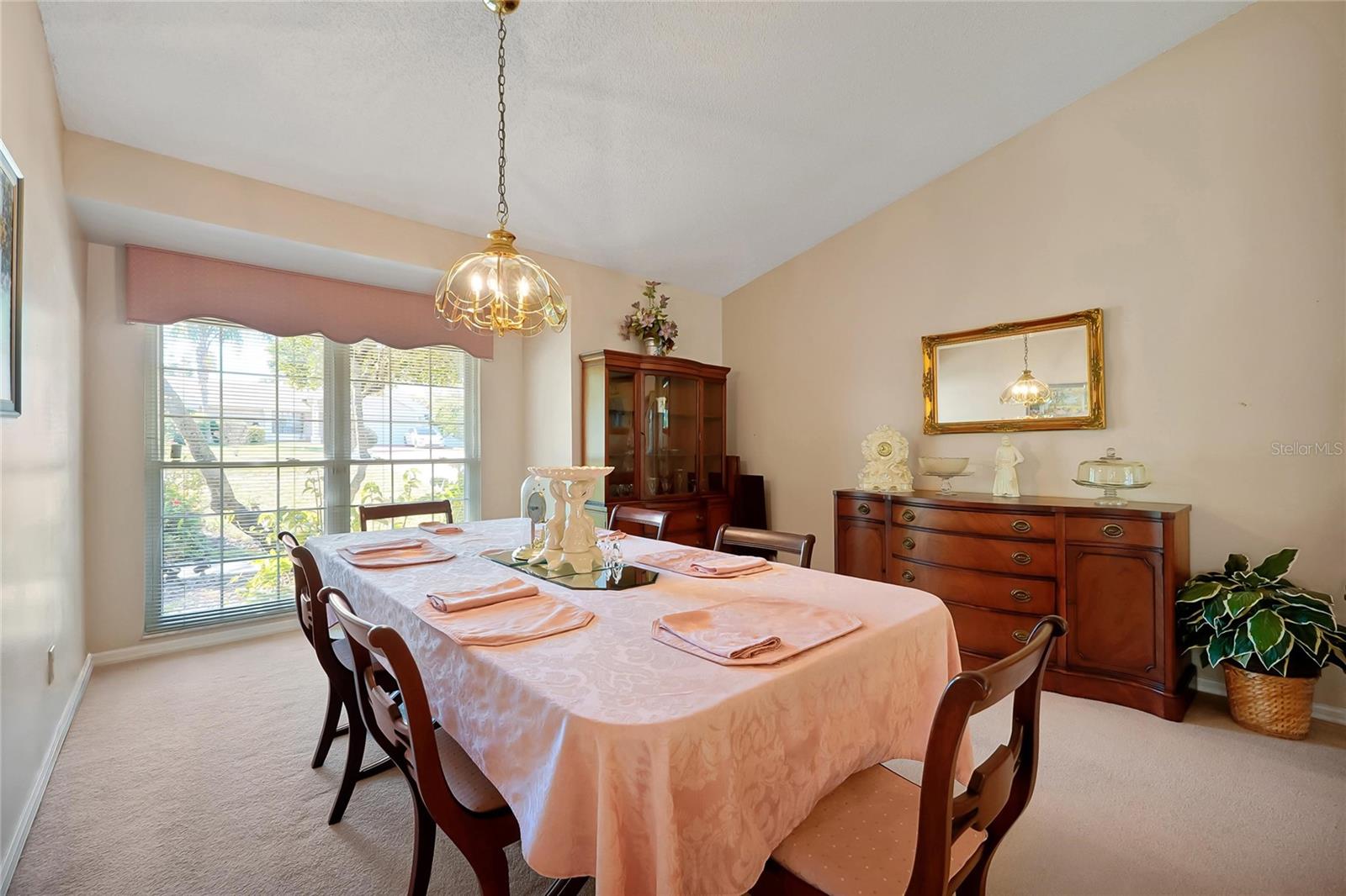 Image 22 of 51 For 816 Rosemere Circle