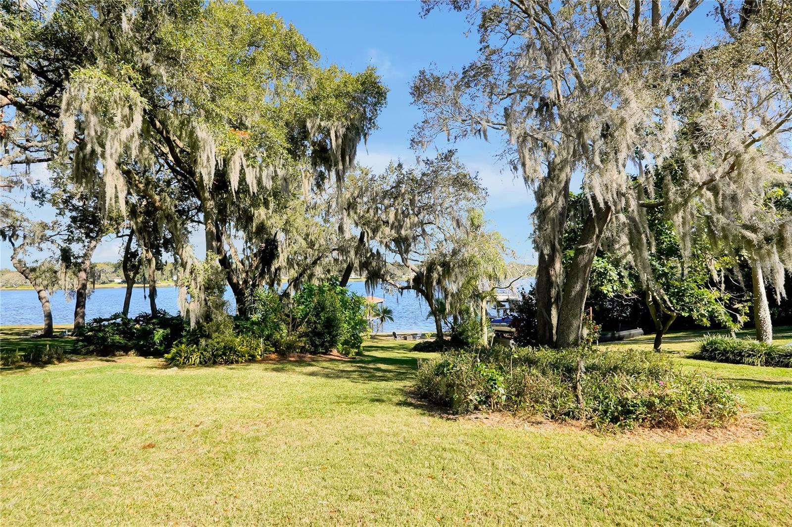 Image 43 of 51 For 816 Rosemere Circle