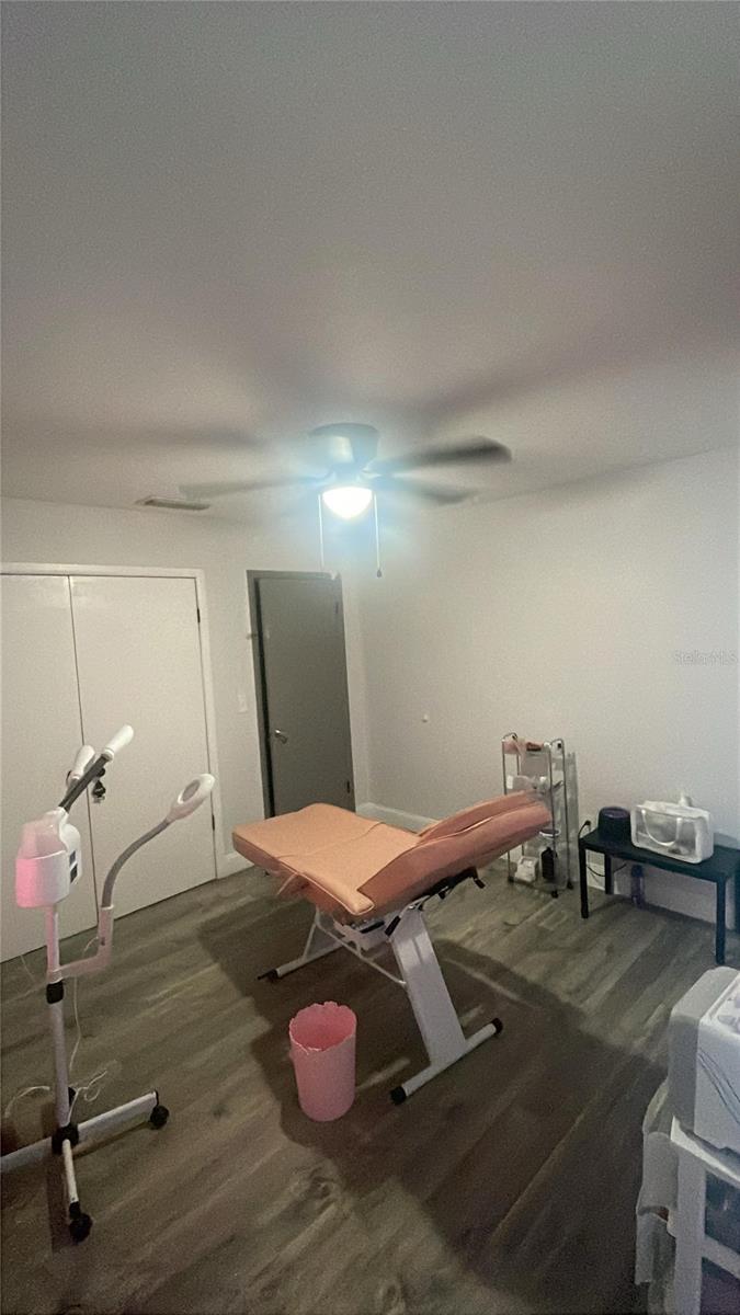 Image 15 of 21 For 1048 Wakefield Circle