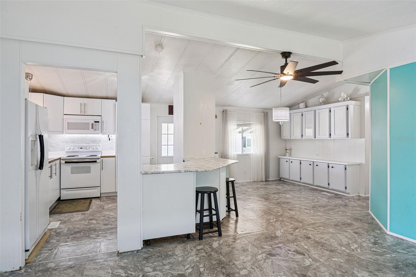 Image 15 of 58 For 204 Bay Court