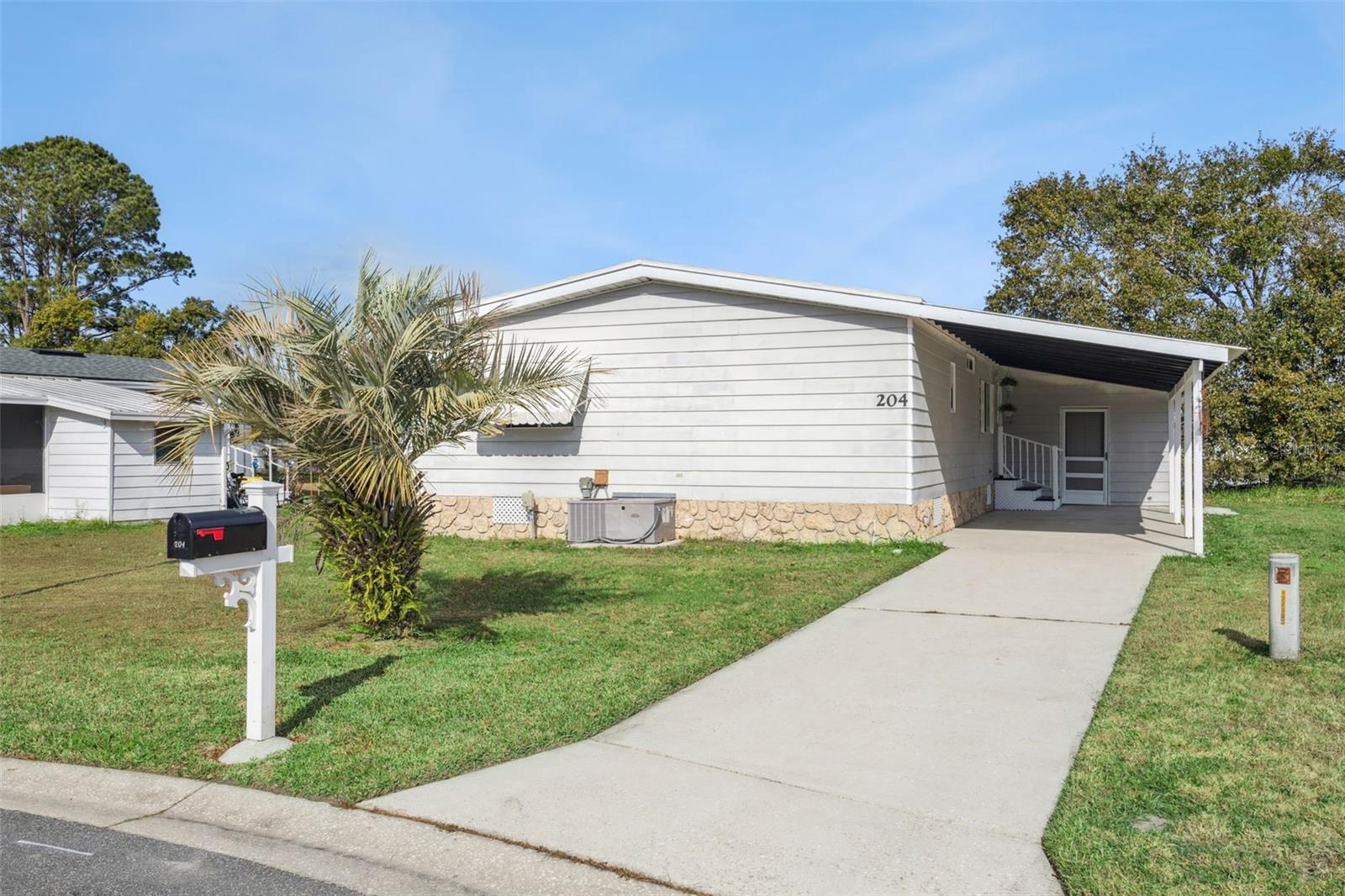 Image 2 of 58 For 204 Bay Court