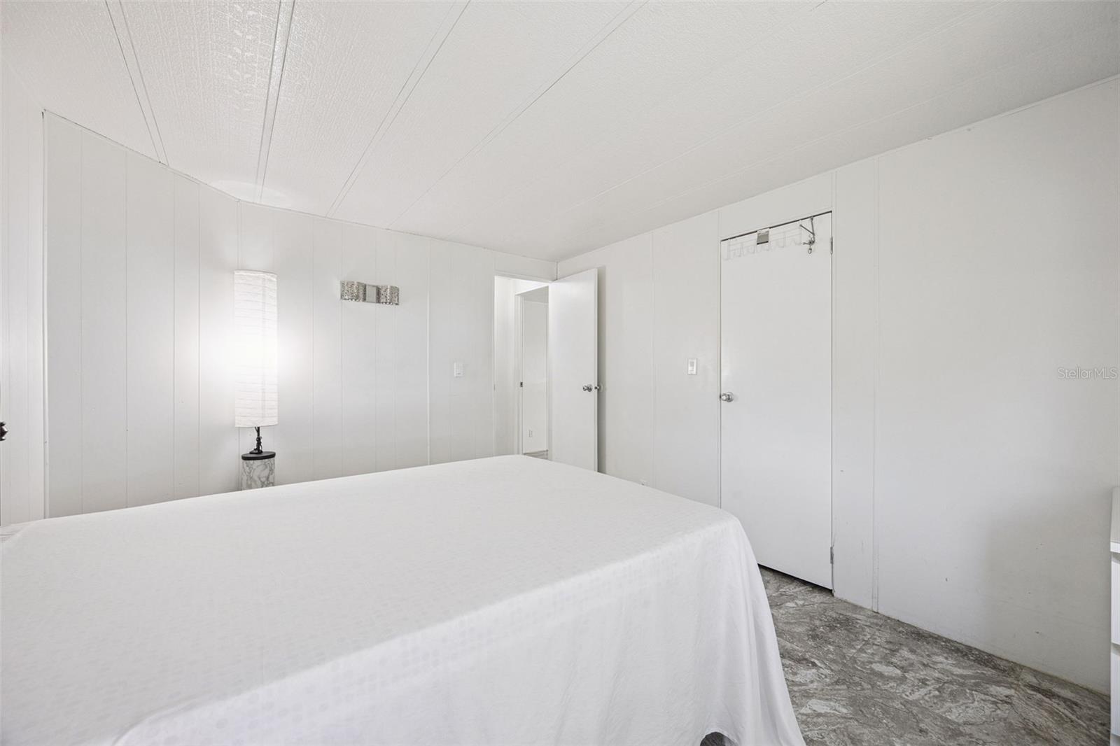 Image 23 of 58 For 204 Bay Court