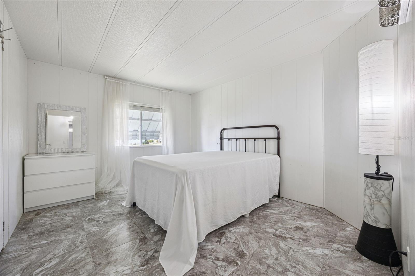 Image 24 of 58 For 204 Bay Court