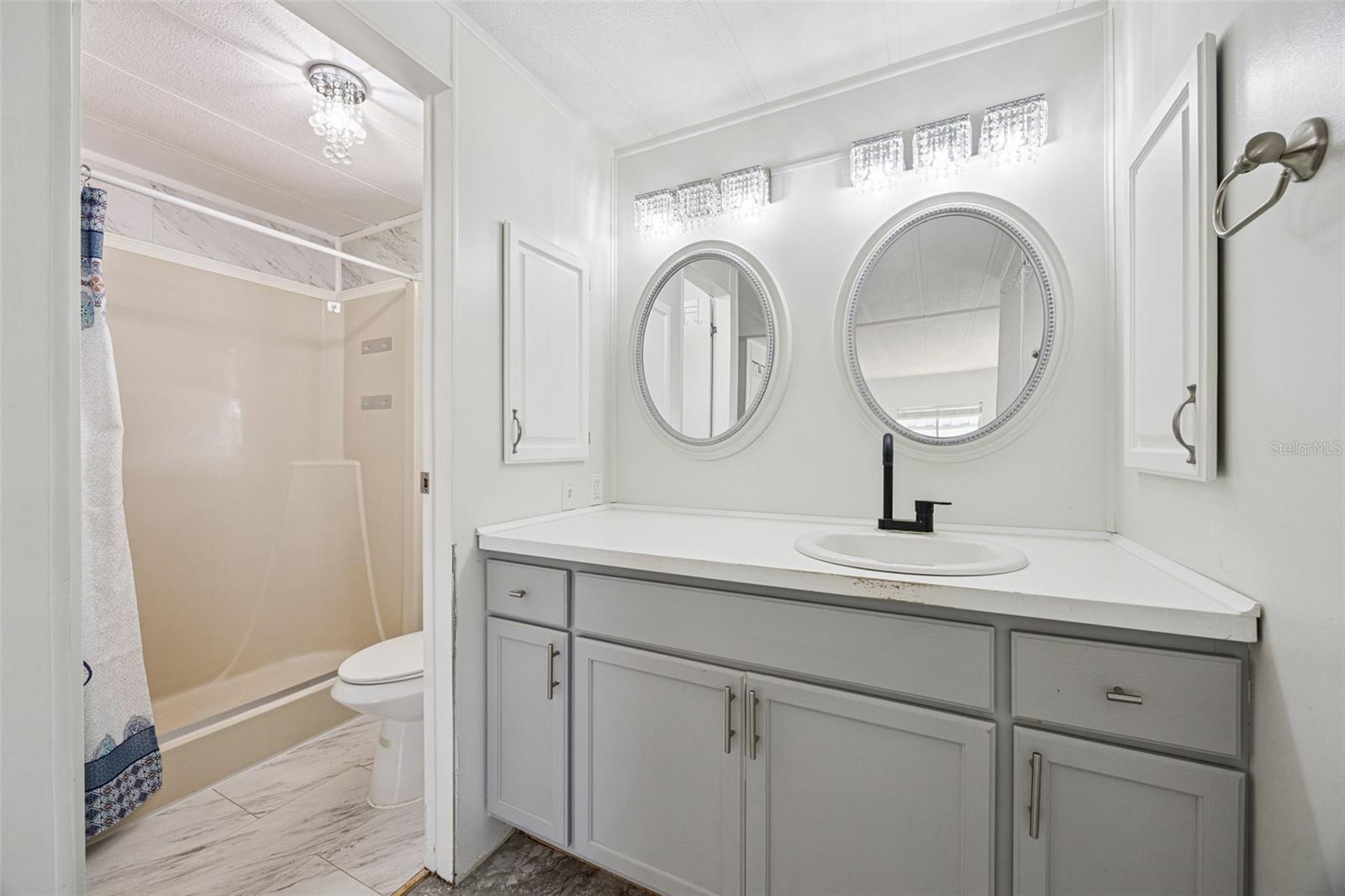 Image 29 of 58 For 204 Bay Court