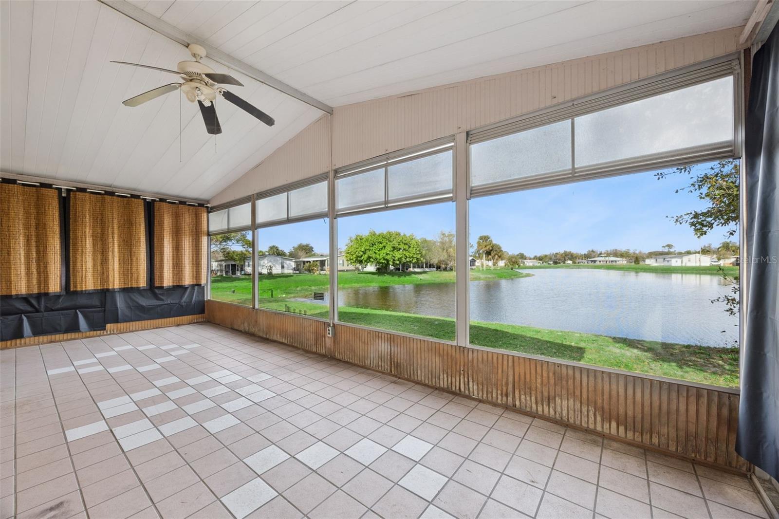 Image 31 of 58 For 204 Bay Court