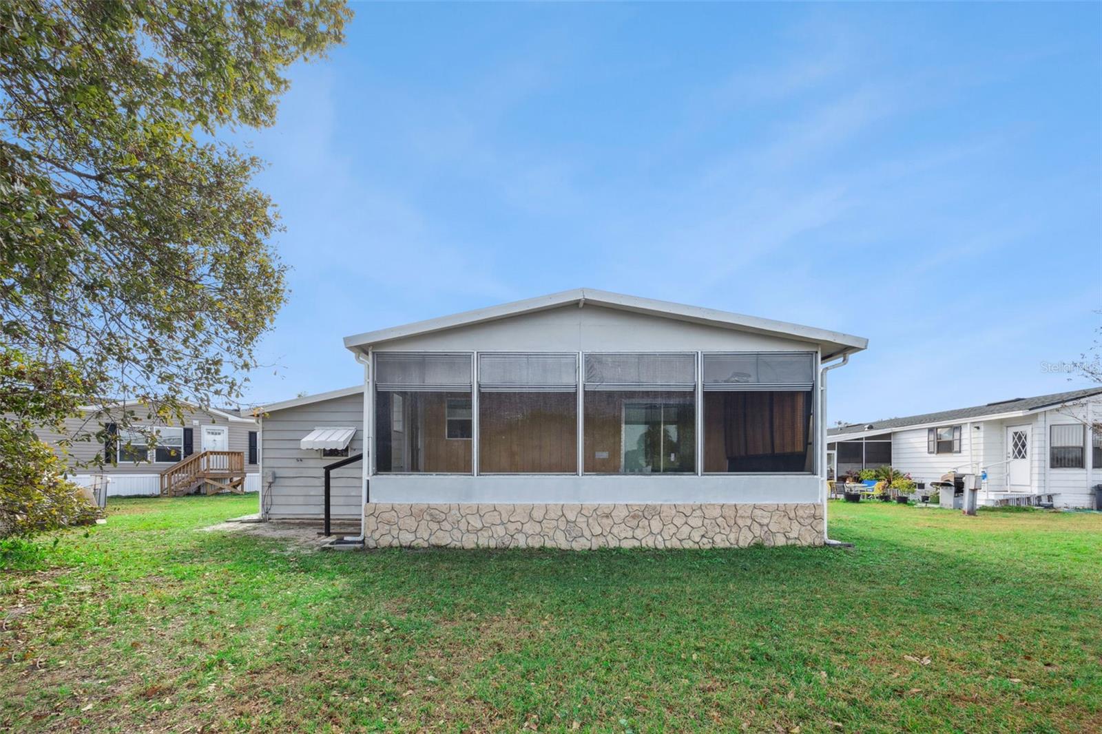 Image 33 of 58 For 204 Bay Court