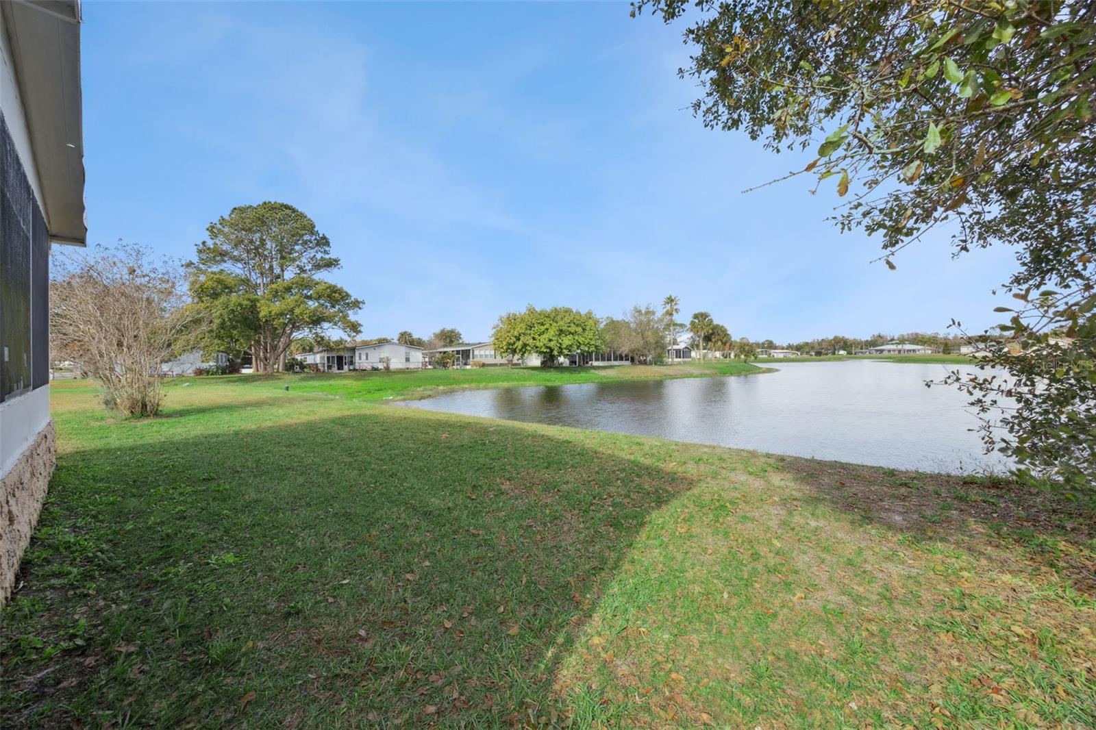 Image 35 of 58 For 204 Bay Court