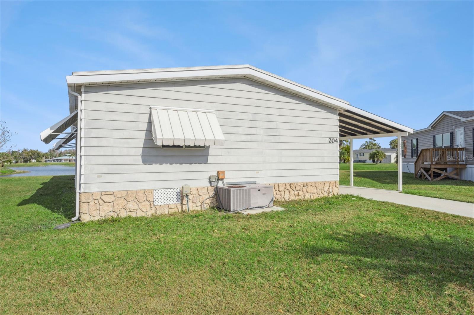 Image 4 of 58 For 204 Bay Court