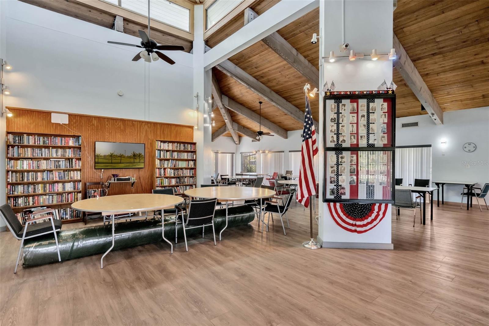 Image 43 of 58 For 204 Bay Court