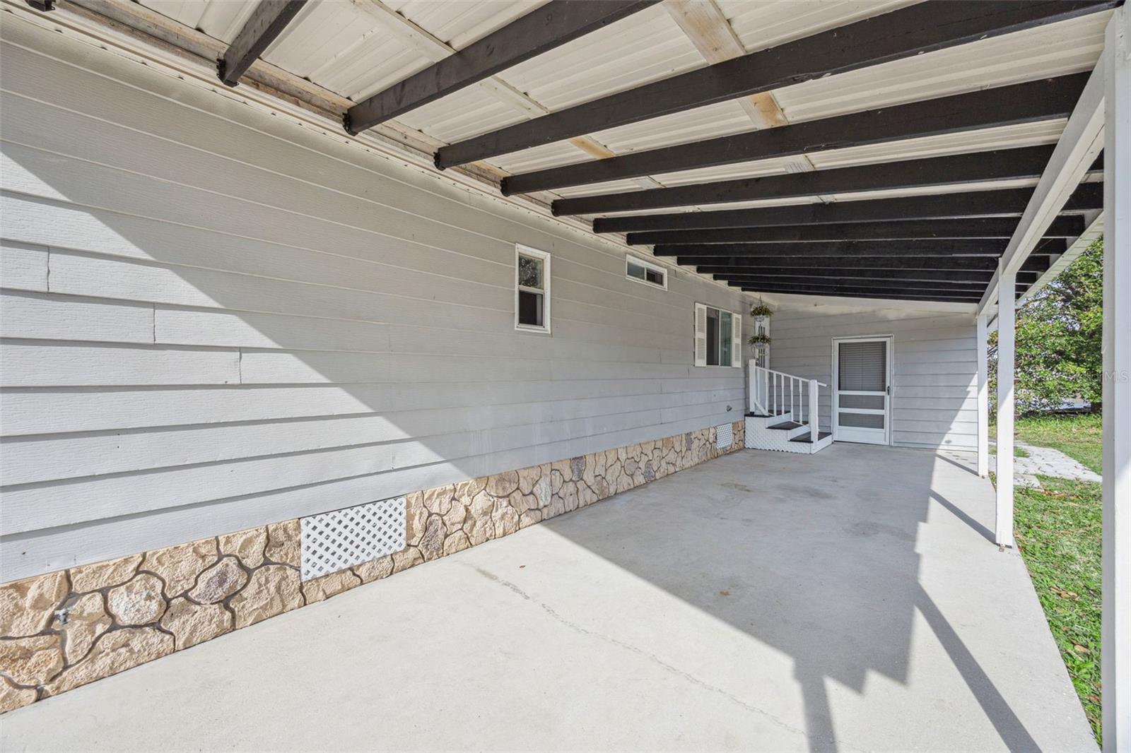 Image 5 of 58 For 204 Bay Court