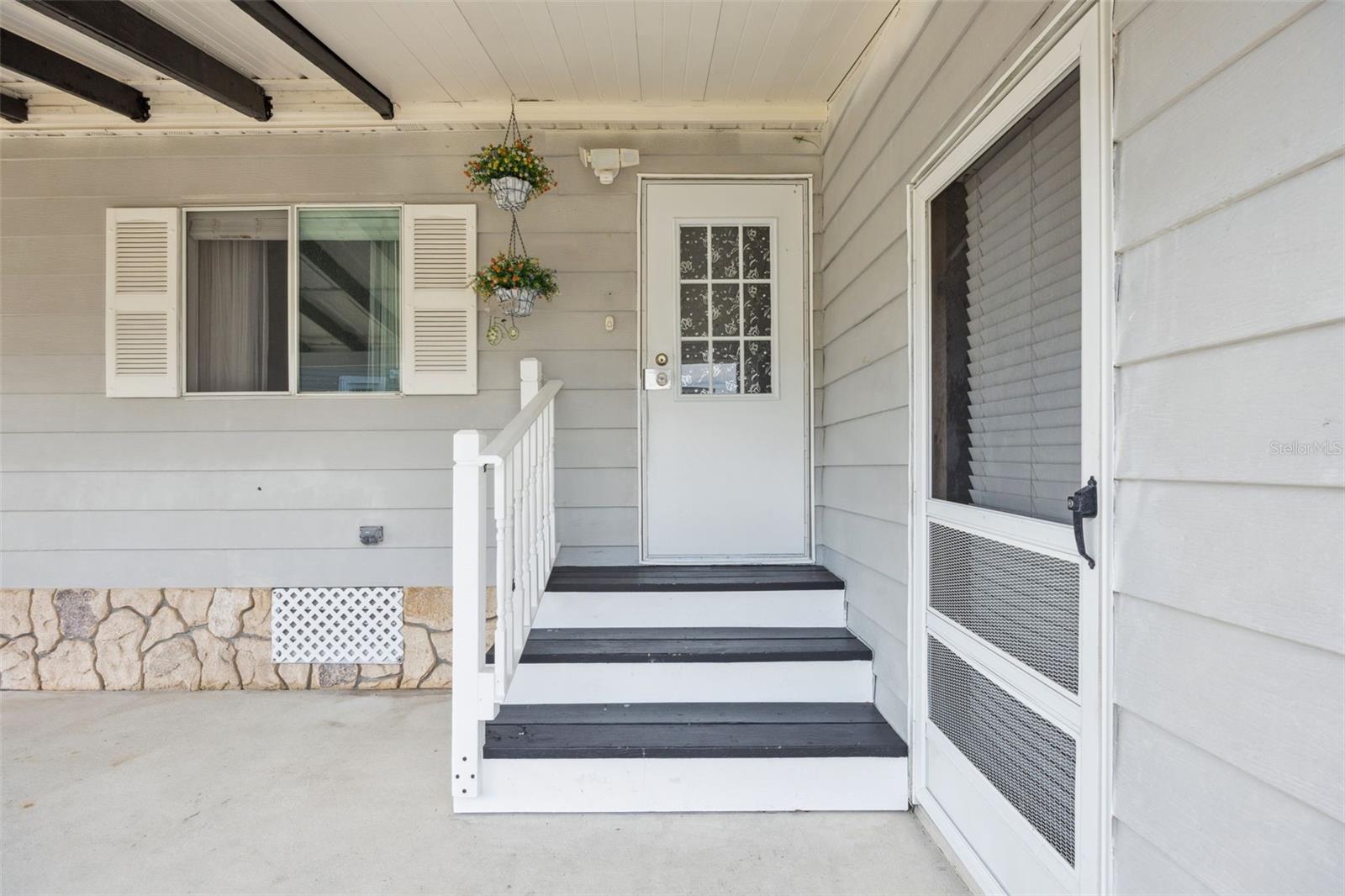 Image 6 of 58 For 204 Bay Court