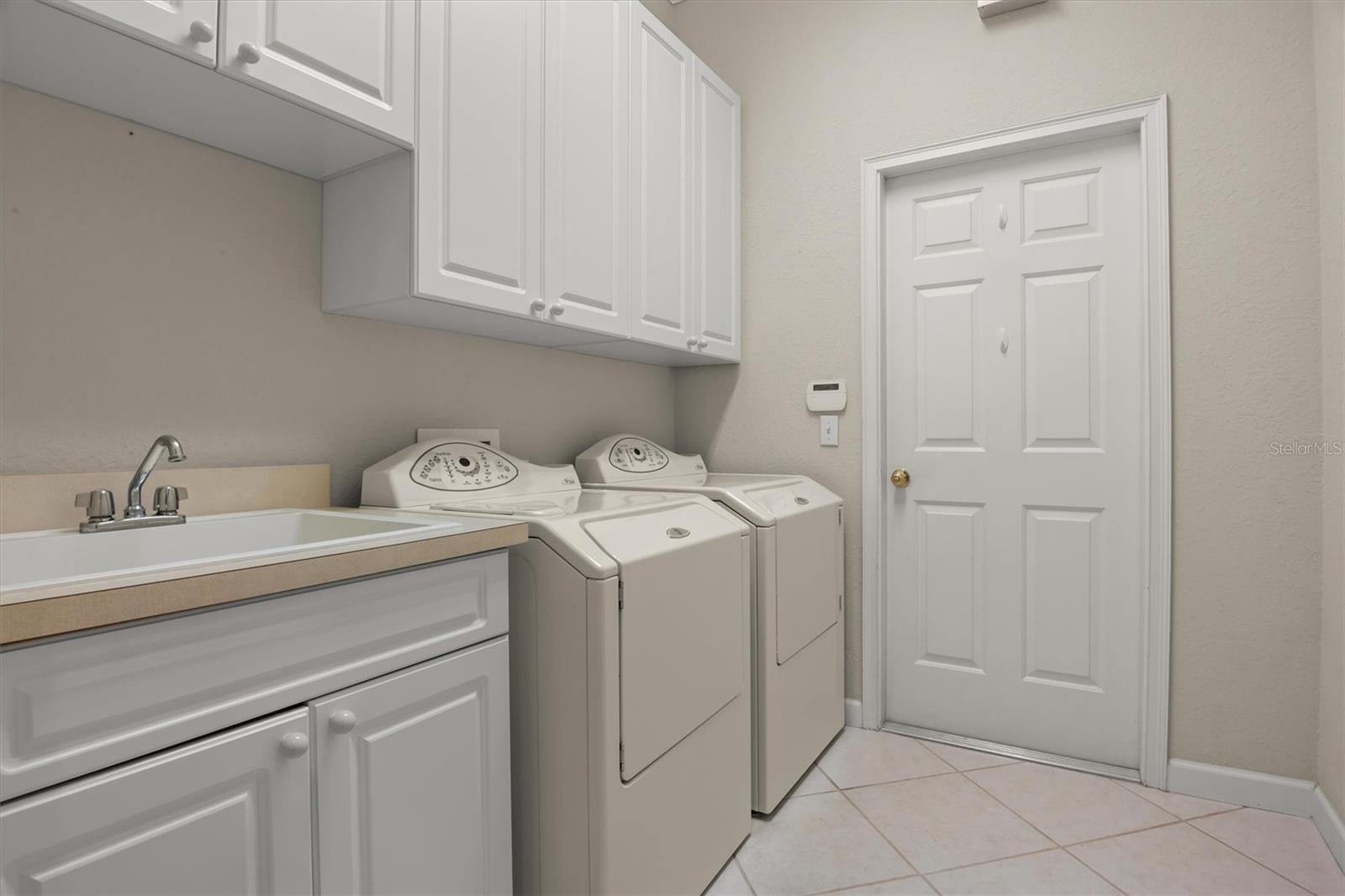 Image 32 of 59 For 1915 Austin Terrace