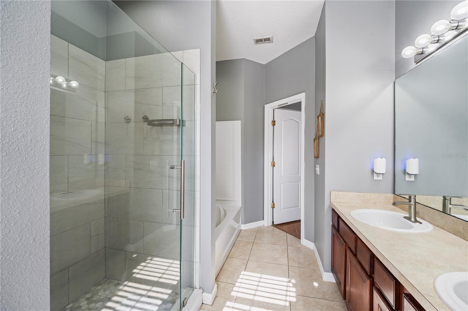 Image 15 of 31 For 7105 Red Lantern Drive 13c