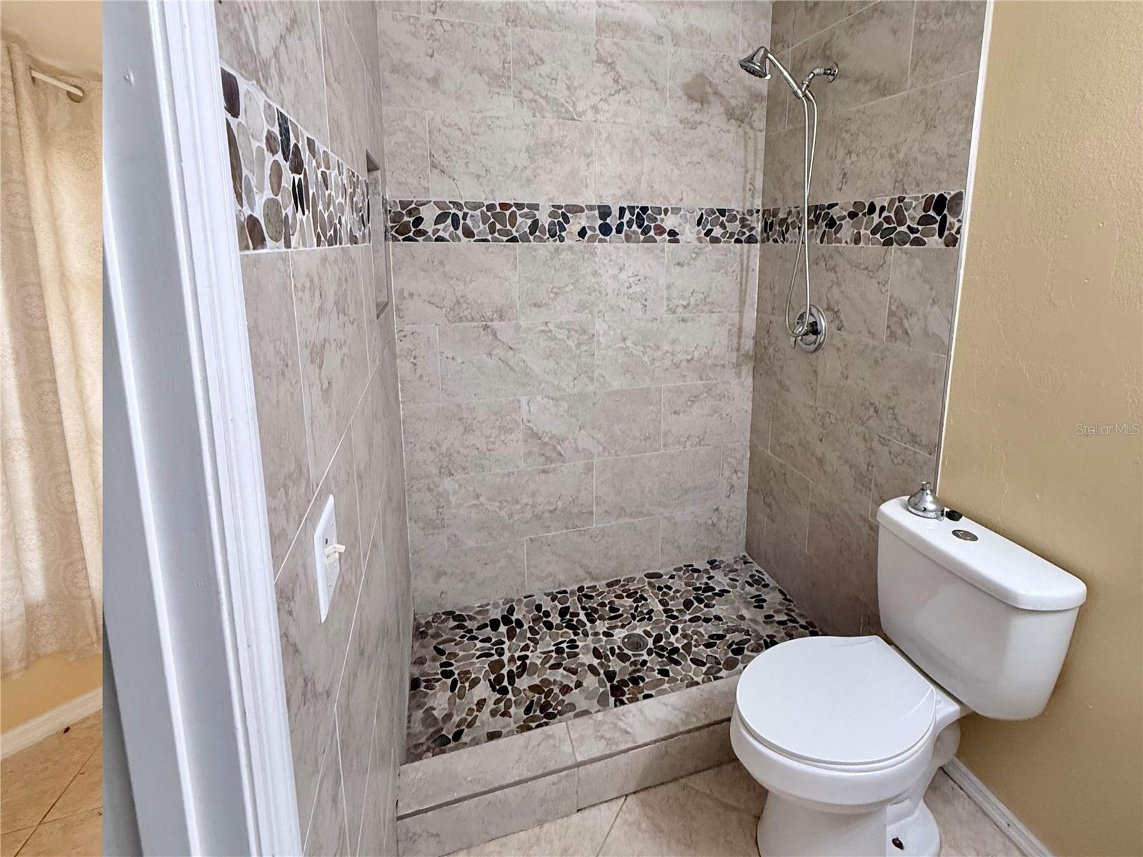 Image 4 of 13 For 143 Mango Drive B