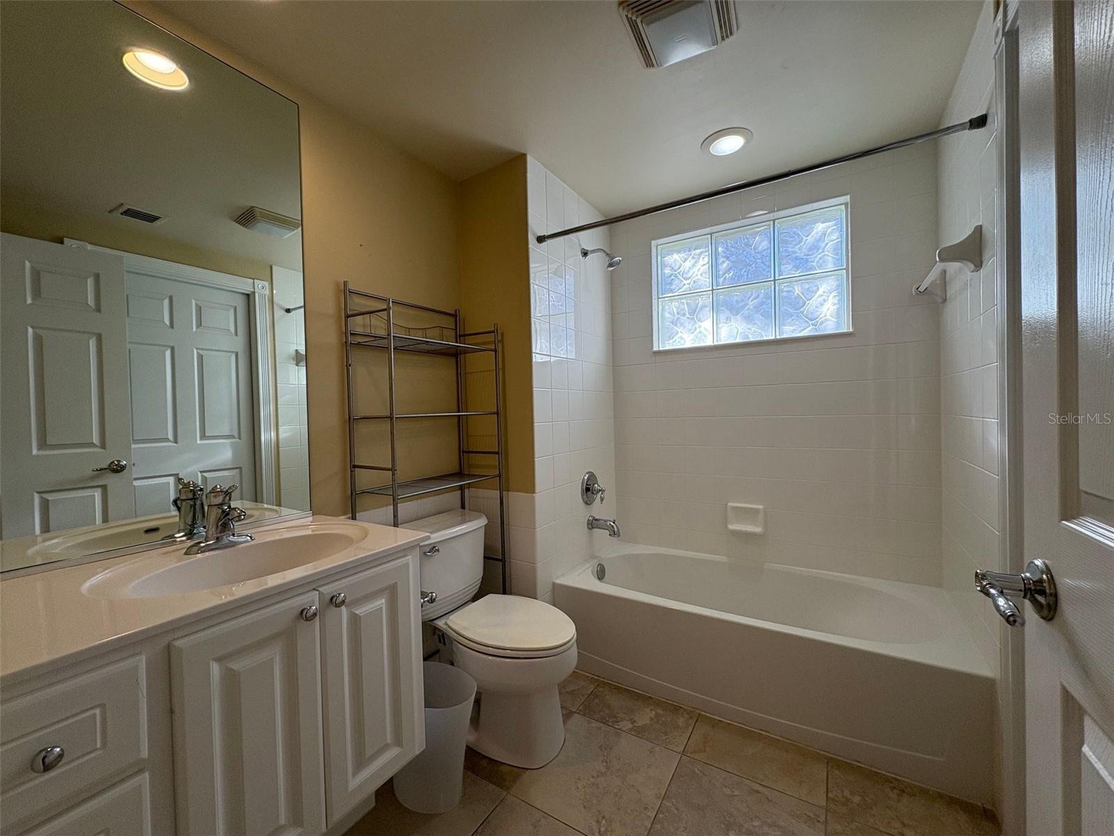 Image 14 of 29 For 11897 Nautica Drive