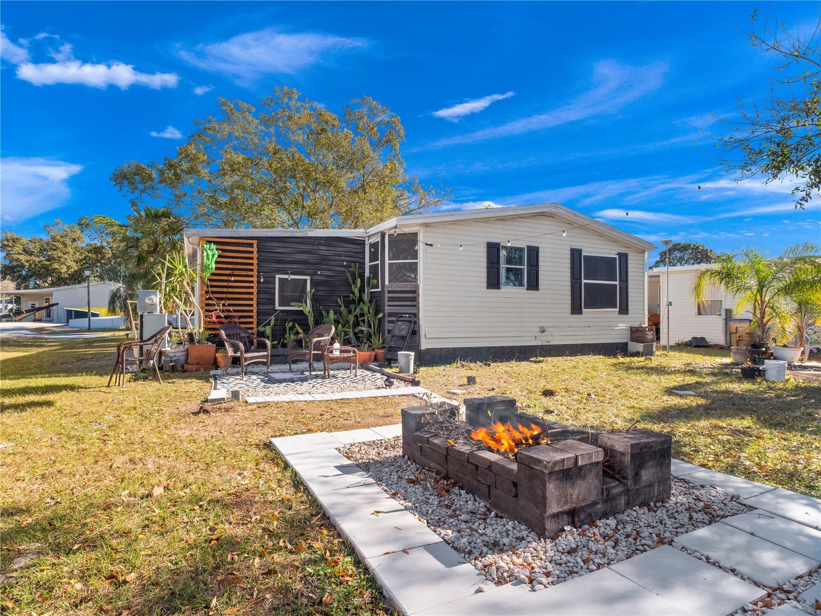 Image 16 of 27 For 216 Ellsworth Drive