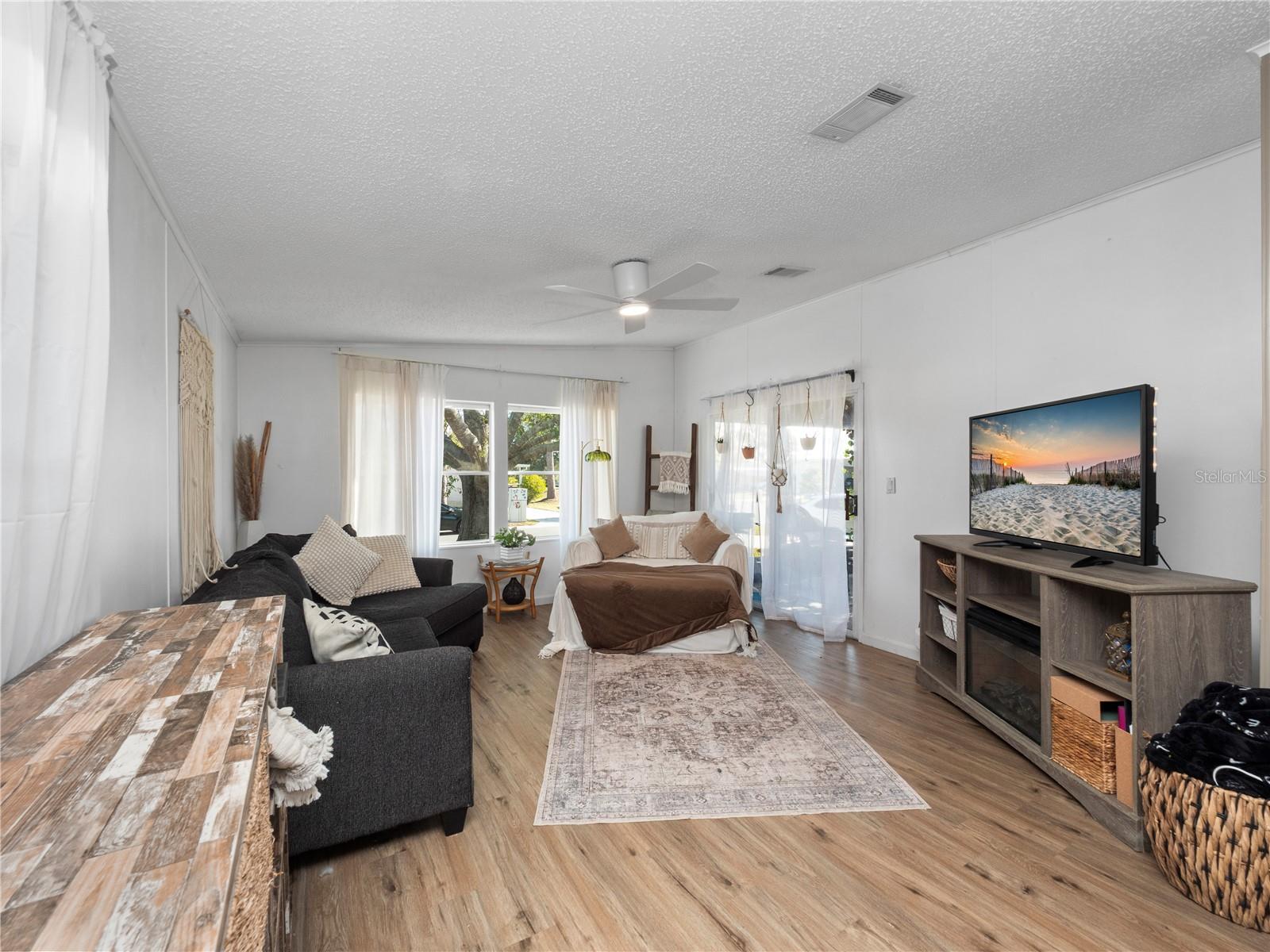 Image 2 of 27 For 216 Ellsworth Drive