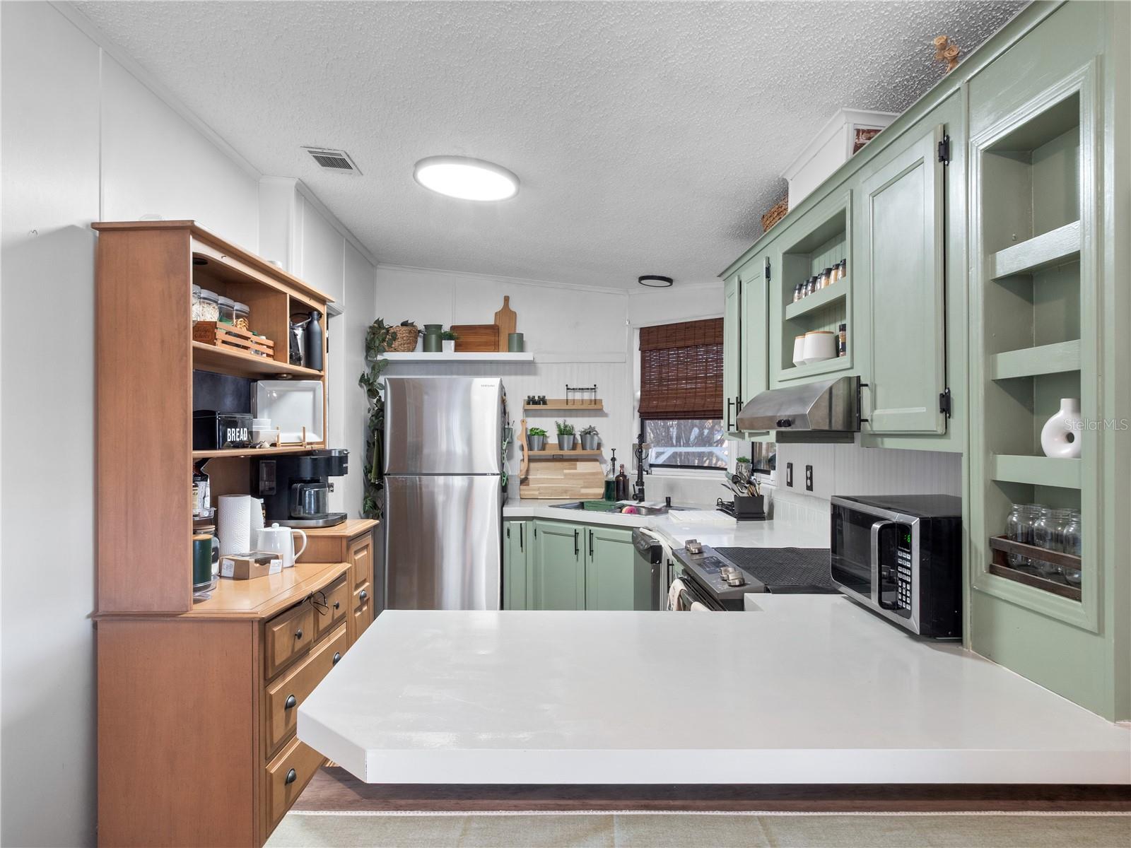 Image 7 of 27 For 216 Ellsworth Drive