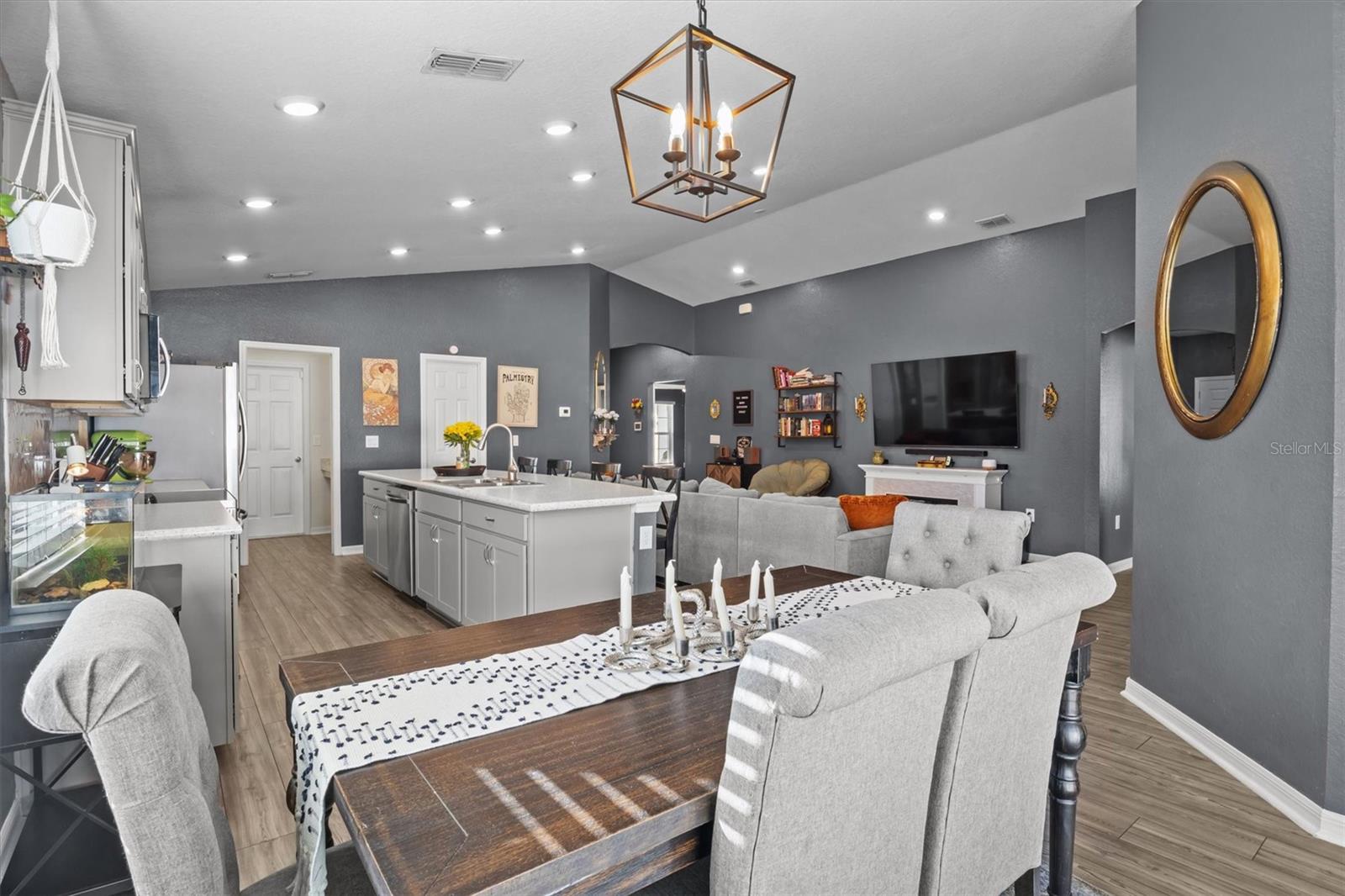 Image 13 of 38 For 1137 Second Drive