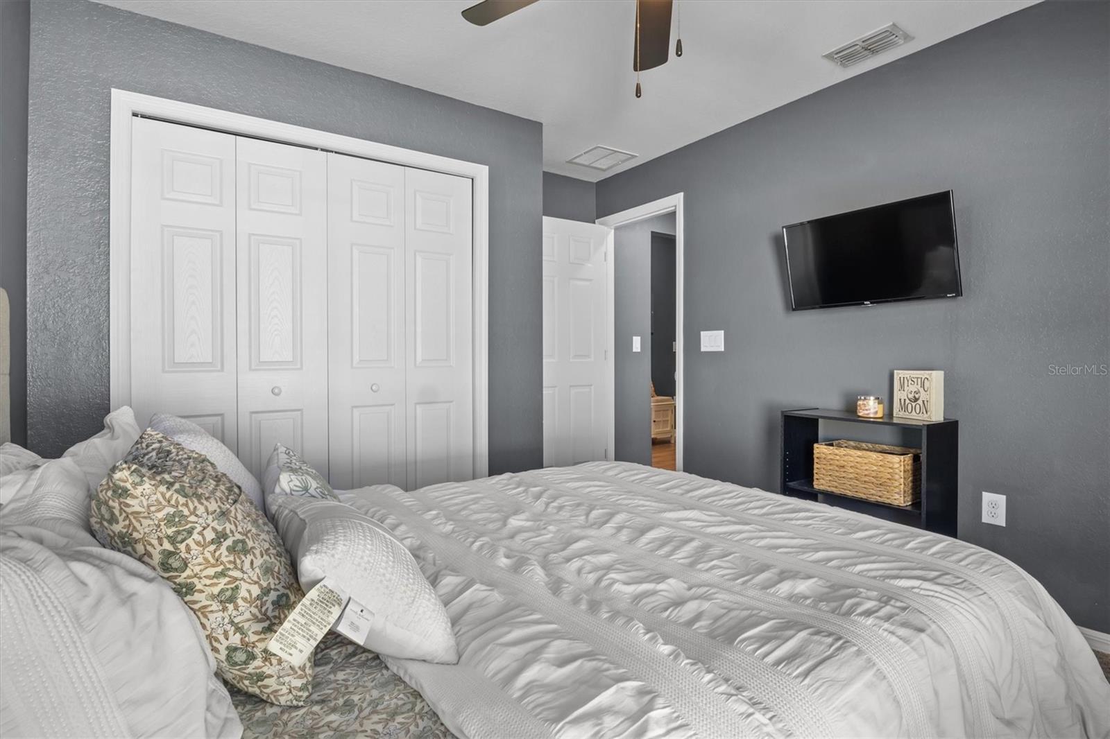 Image 18 of 38 For 1137 Second Drive