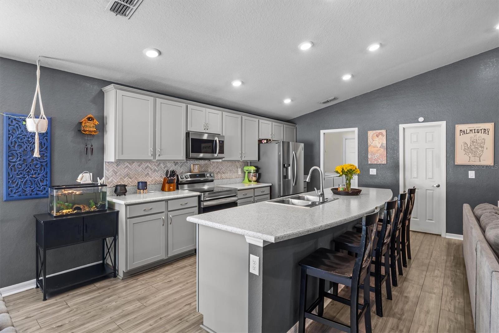 Image 7 of 38 For 1137 Second Drive