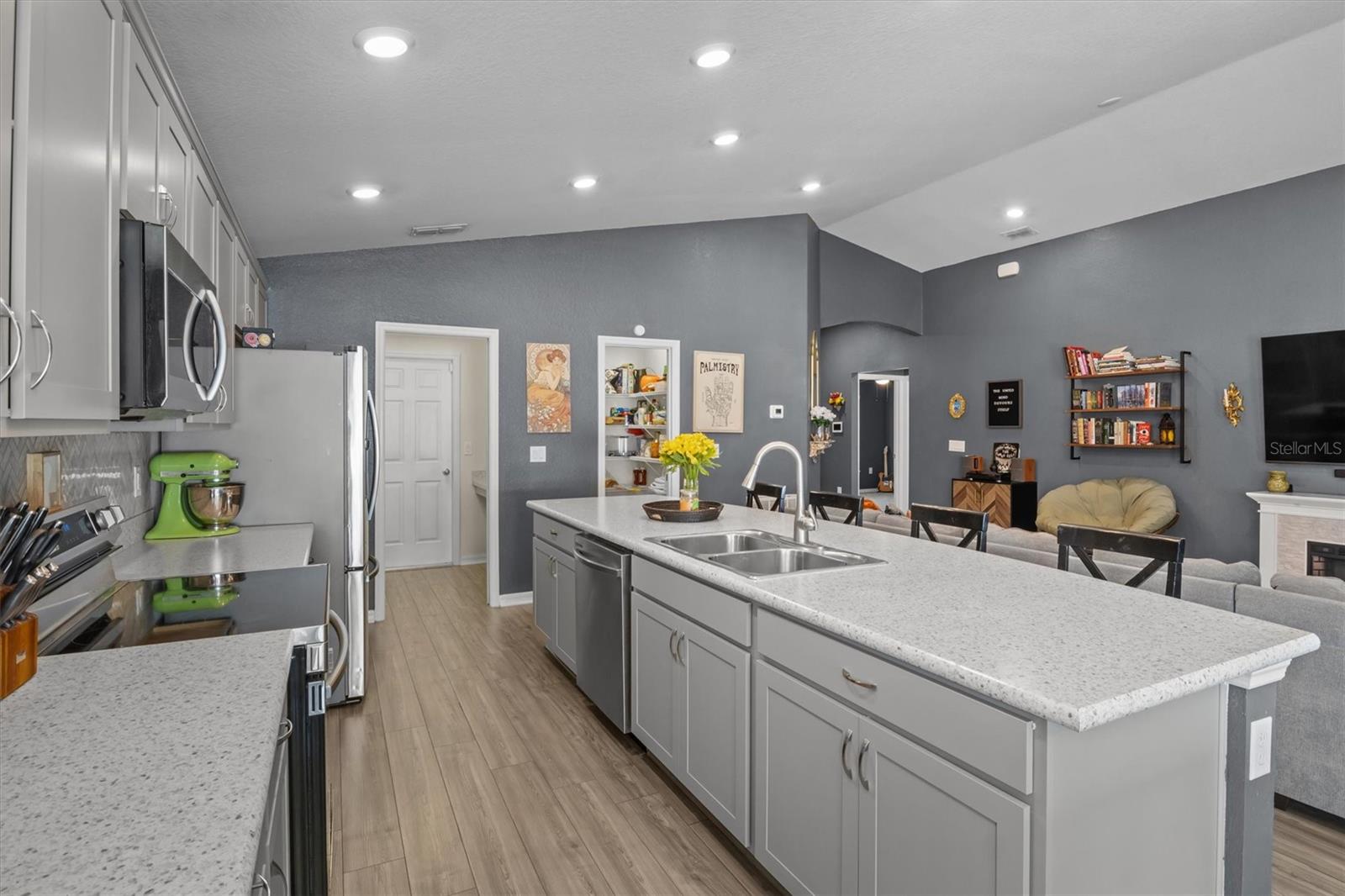 Image 9 of 38 For 1137 Second Drive