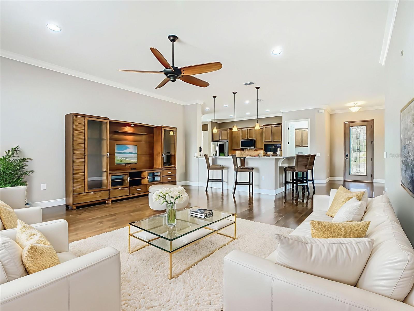 Image 12 of 97 For 472 Villa Park Road