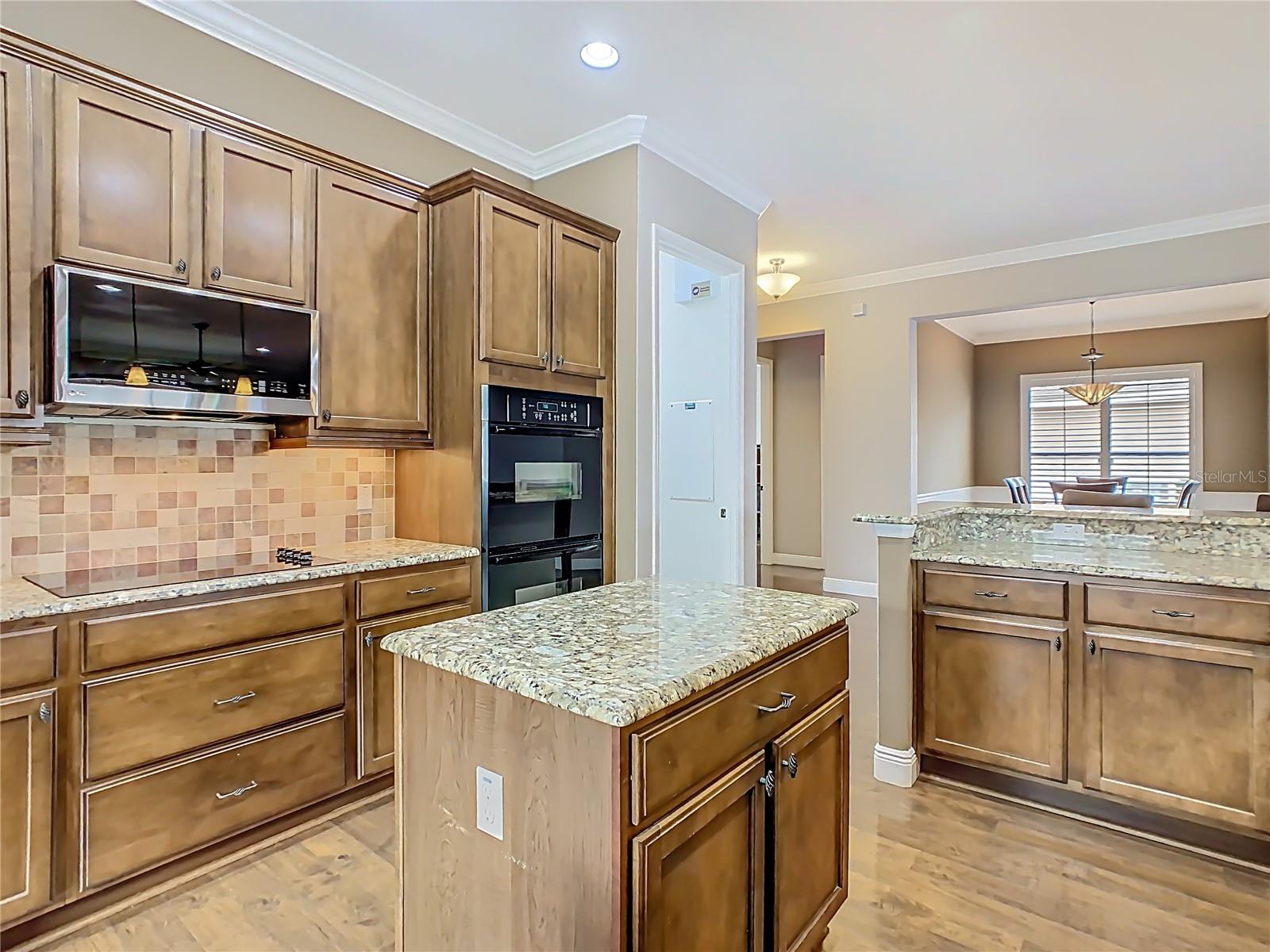 Image 14 of 97 For 472 Villa Park Road