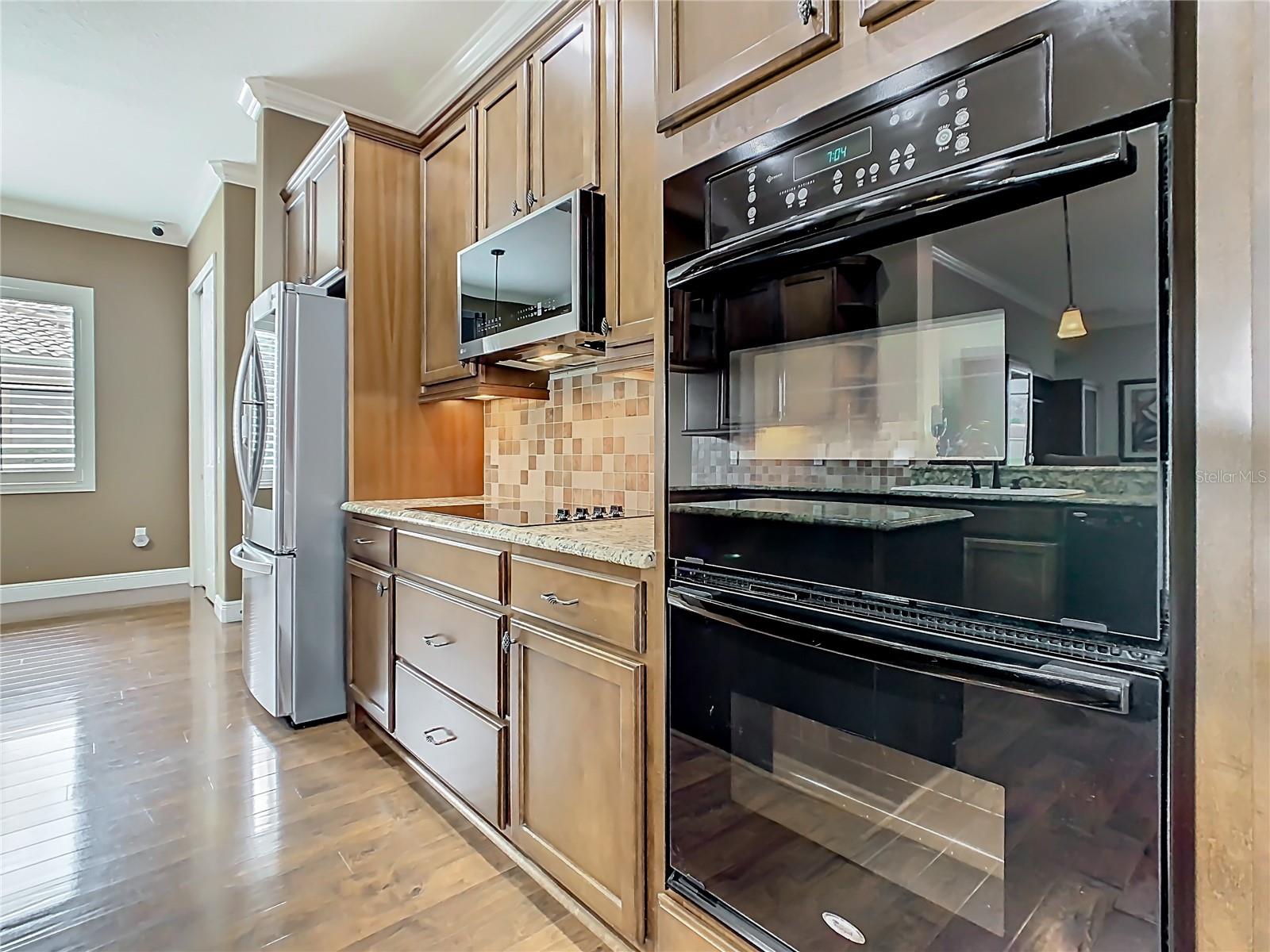 Image 18 of 97 For 472 Villa Park Road