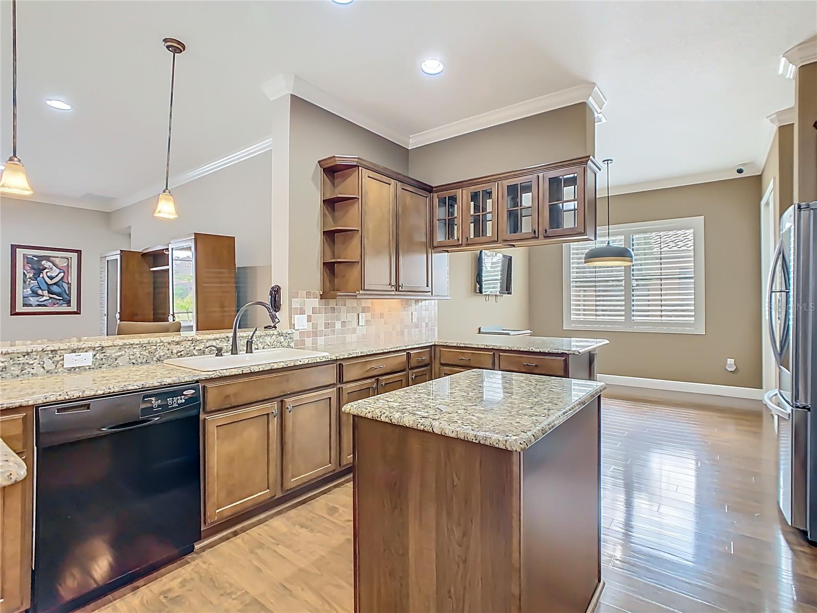 Image 21 of 97 For 472 Villa Park Road