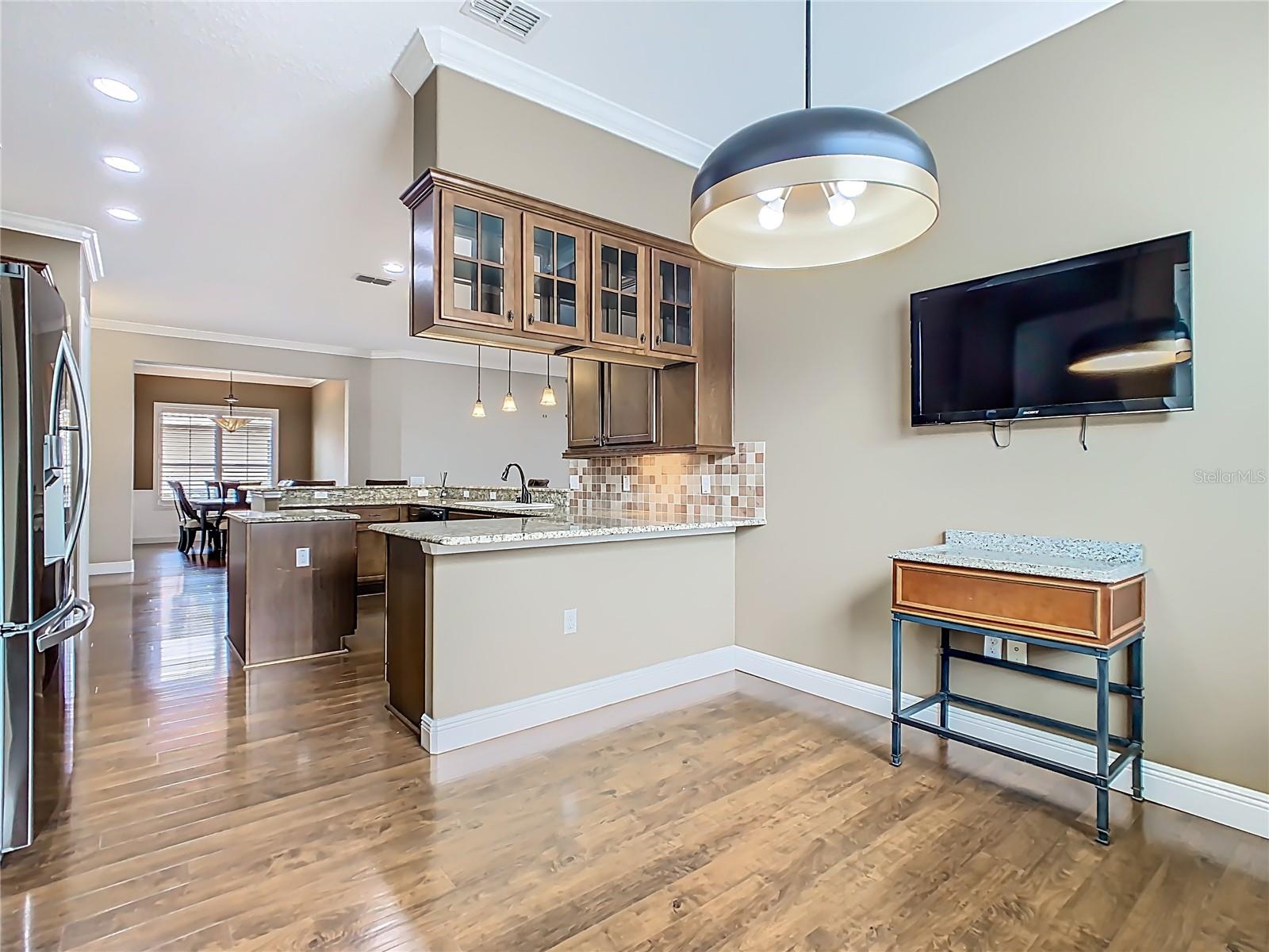 Image 27 of 97 For 472 Villa Park Road