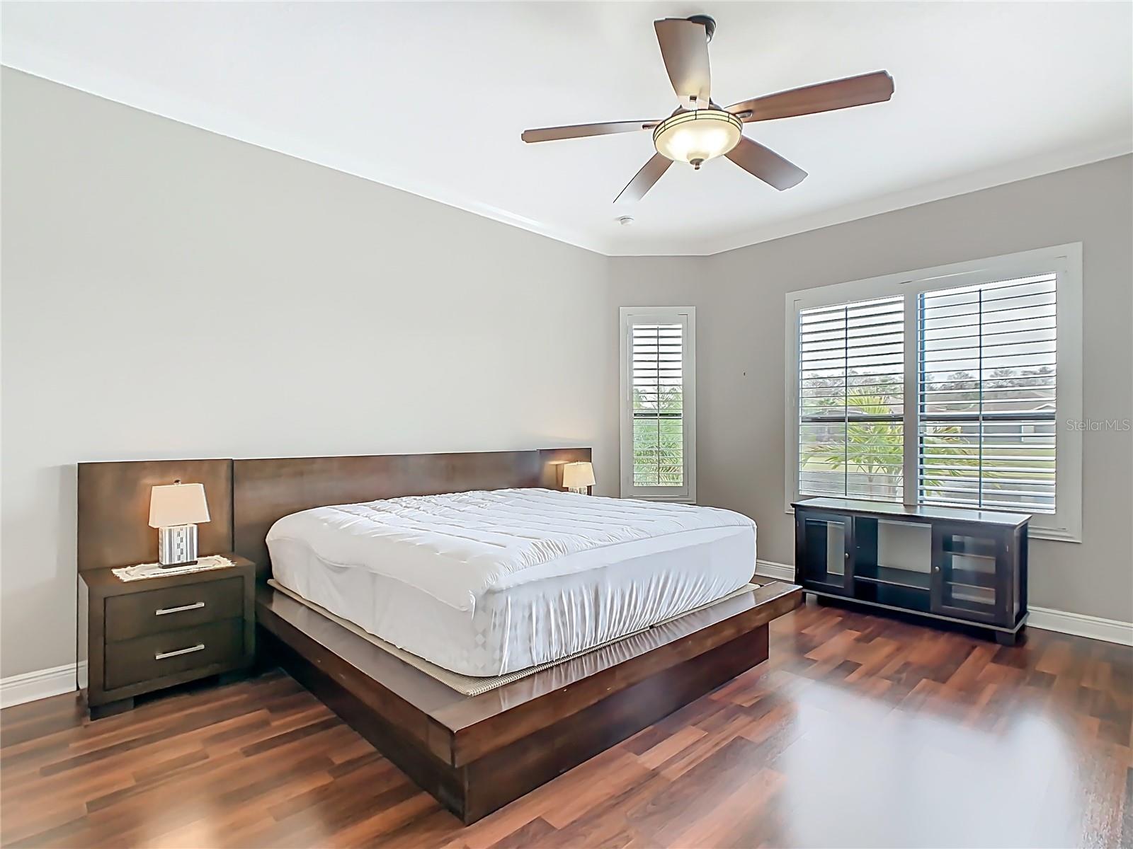 Image 31 of 97 For 472 Villa Park Road