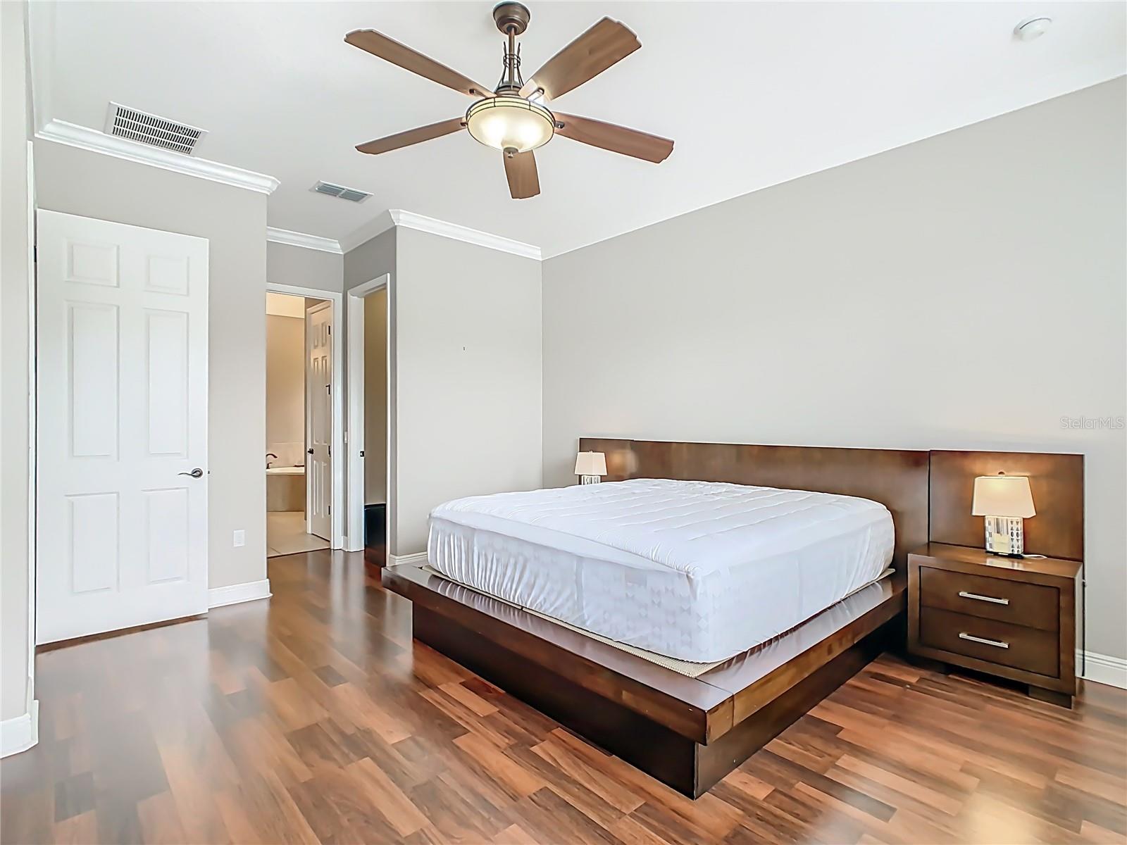 Image 33 of 97 For 472 Villa Park Road