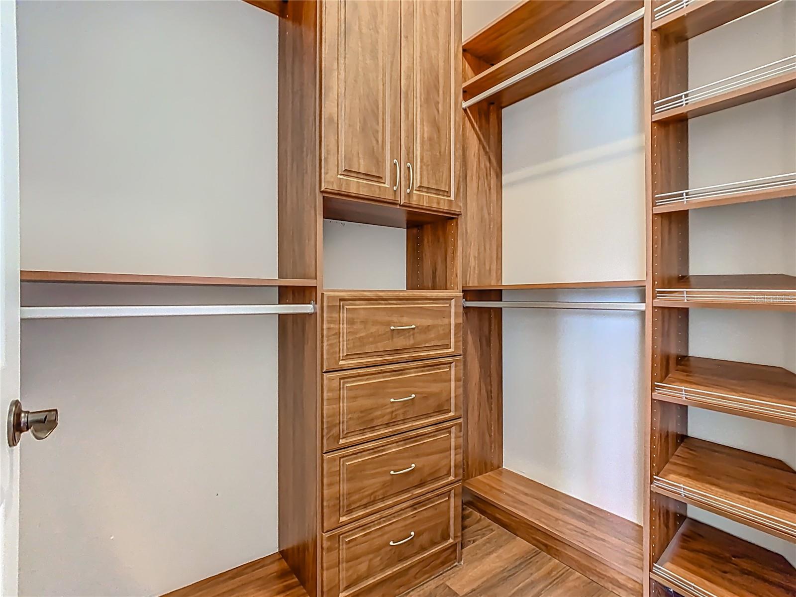 Image 35 of 97 For 472 Villa Park Road