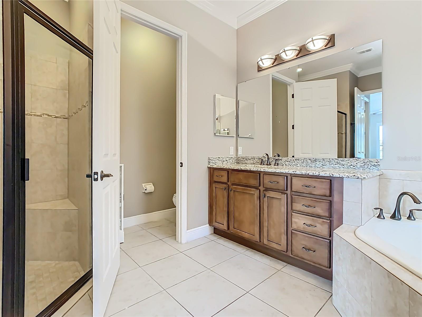 Image 40 of 97 For 472 Villa Park Road