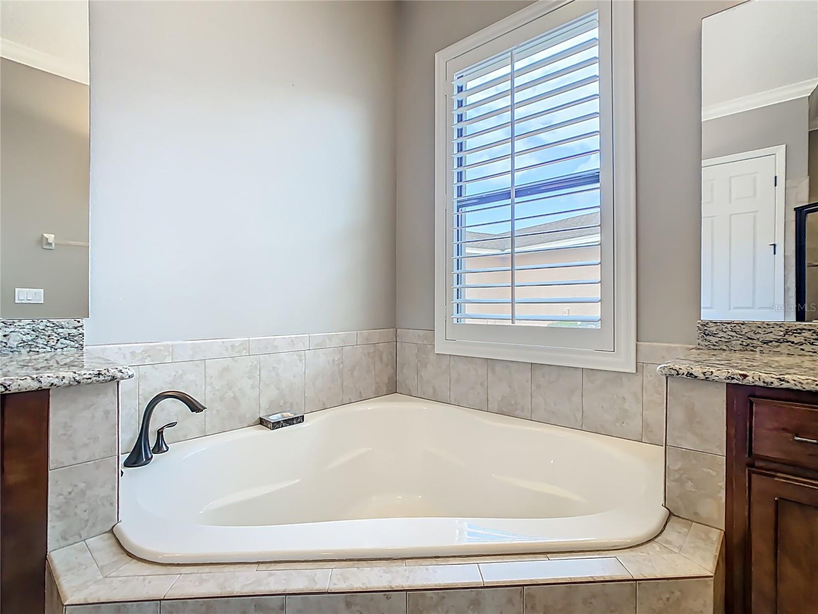 Image 41 of 97 For 472 Villa Park Road