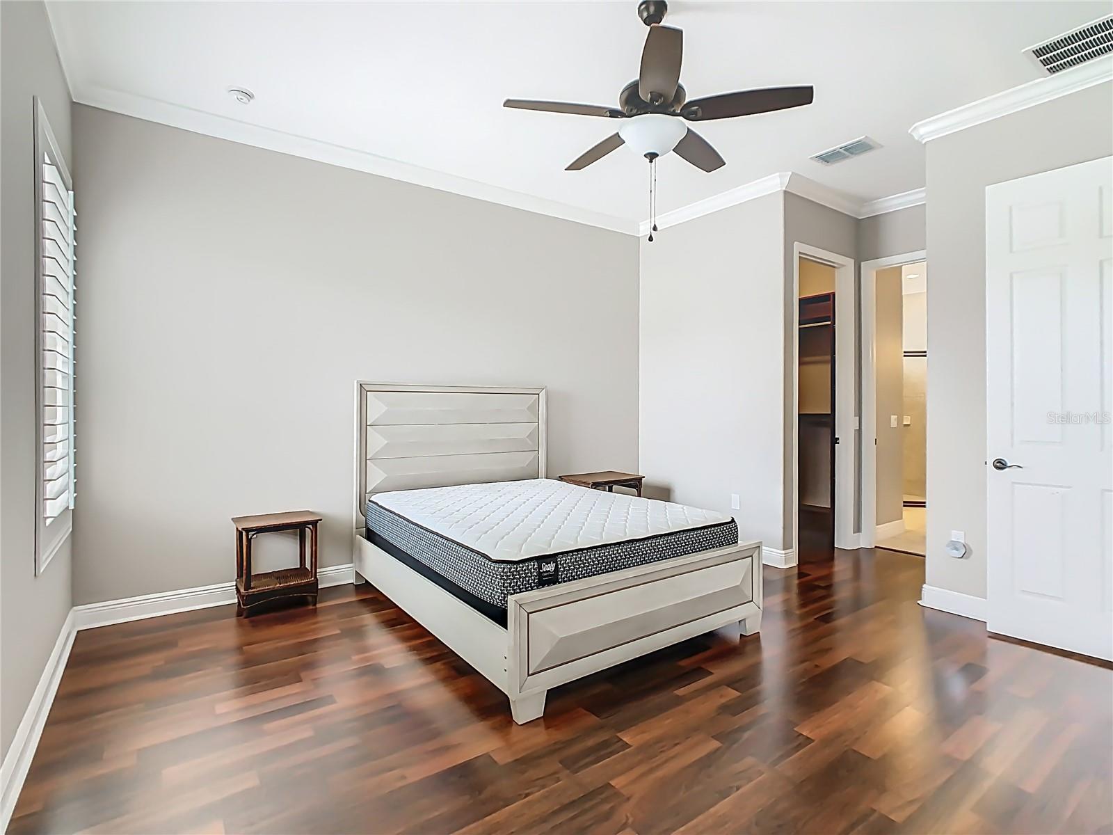 Image 43 of 97 For 472 Villa Park Road