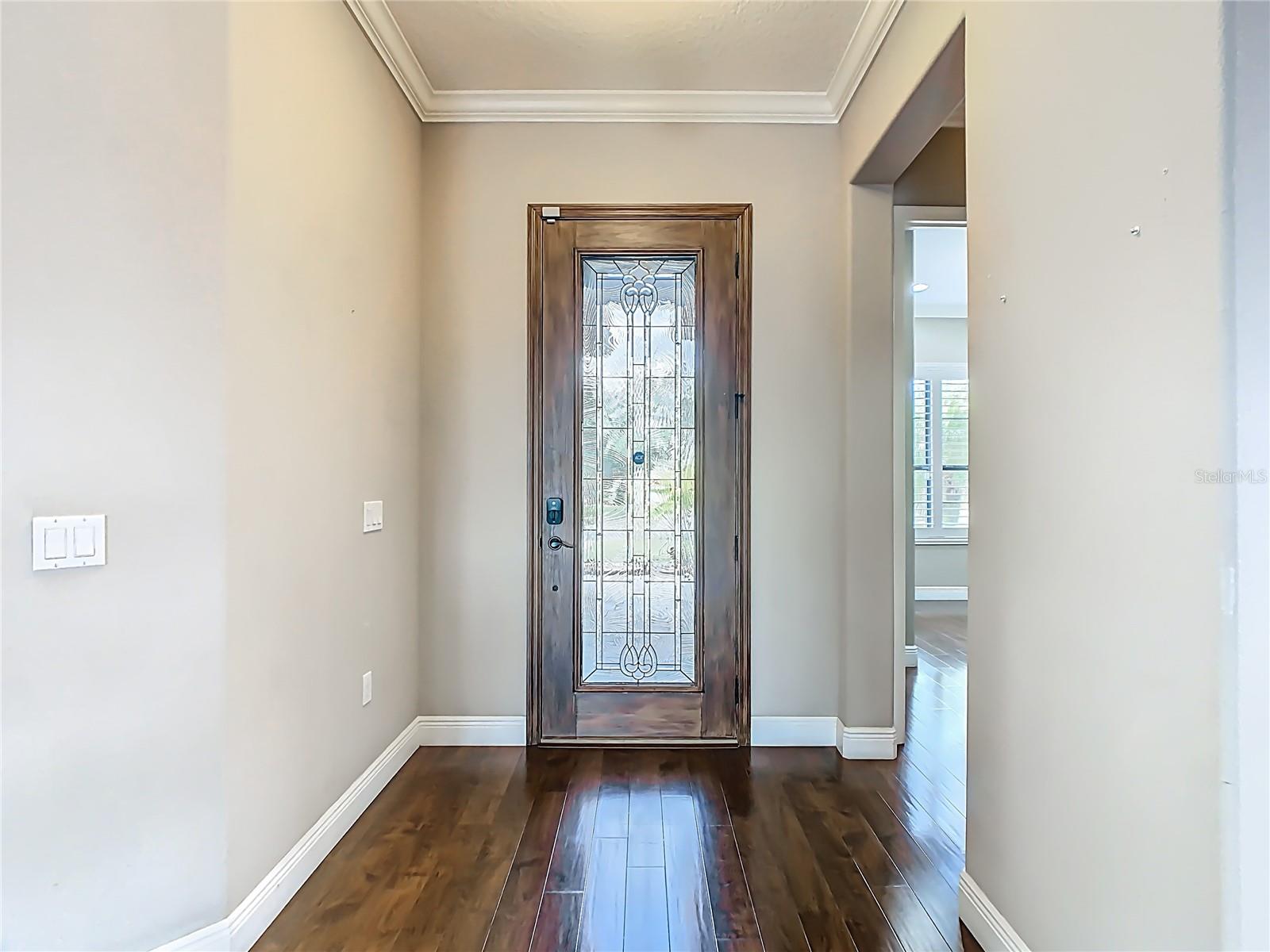 Image 9 of 97 For 472 Villa Park Road