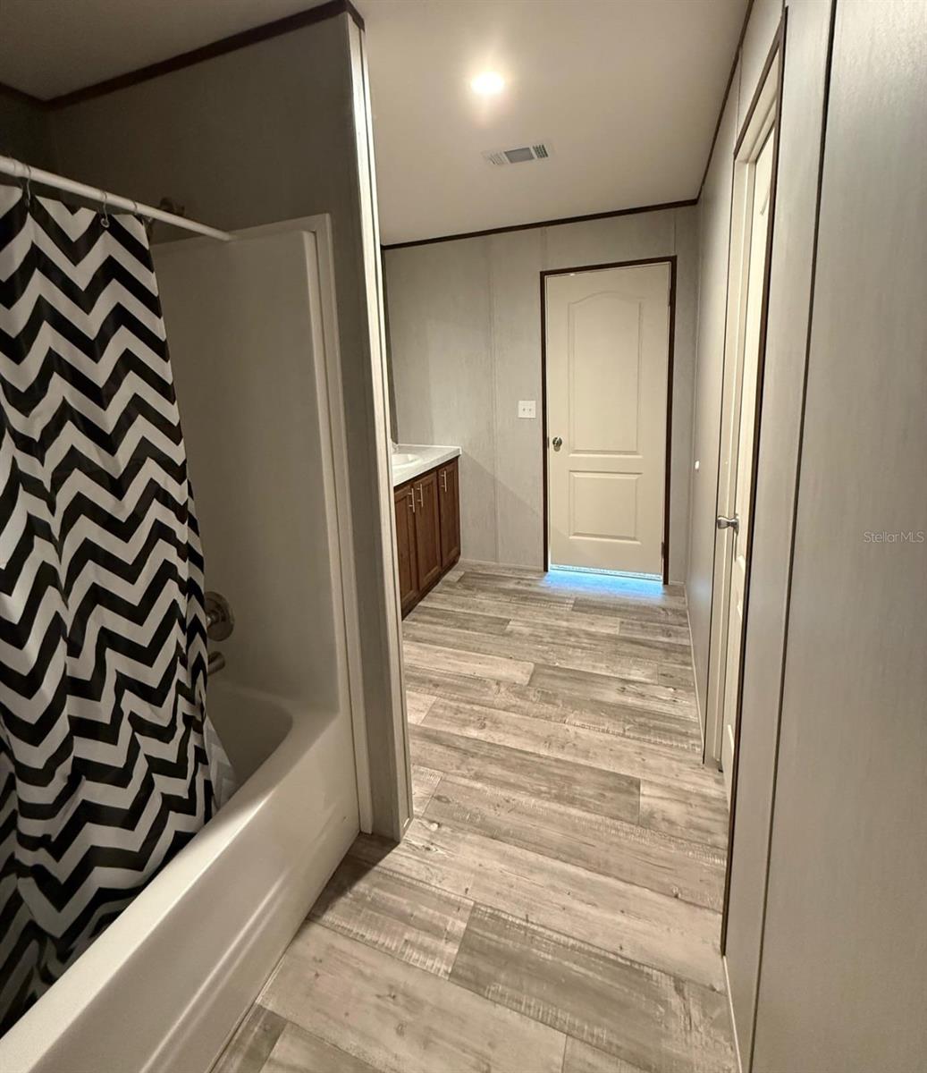 Image 21 of 22 For 5089 Tanglewood Avenue