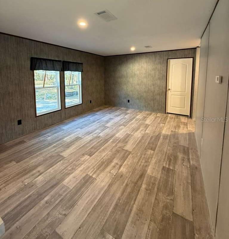 Image 8 of 22 For 5089 Tanglewood Avenue