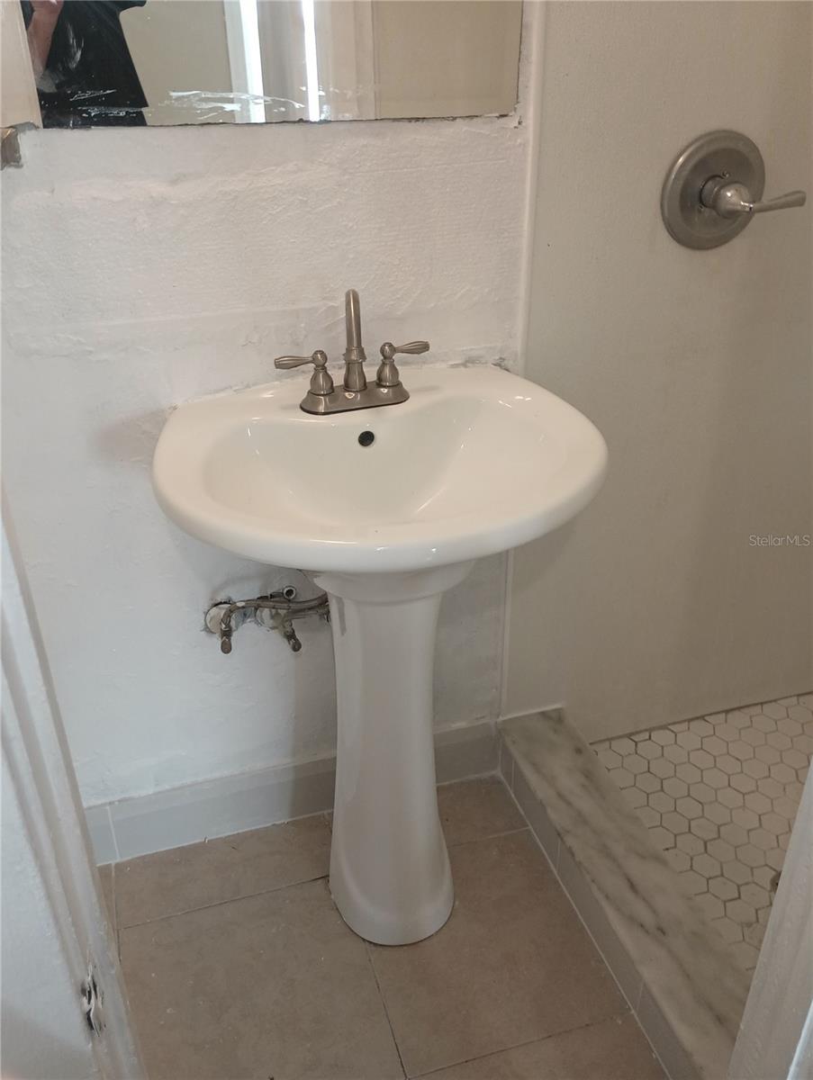 Image 20 of 22 For 110 Orange Avenue 3