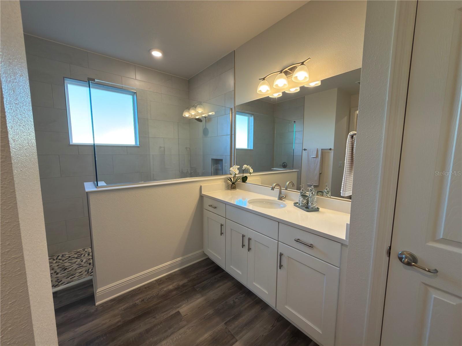 Image 25 of 32 For 10553 98th Place