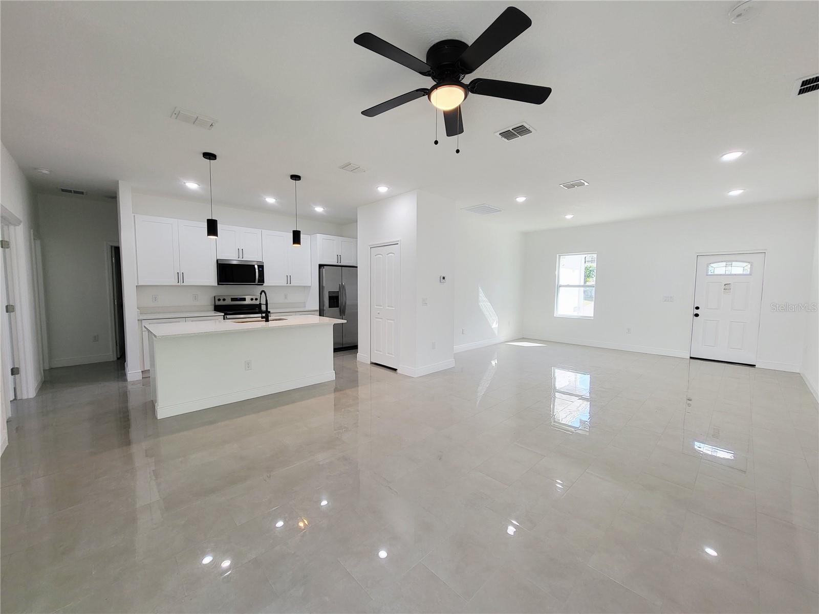 Image 4 of 12 For 1171 Sapphire Street Se