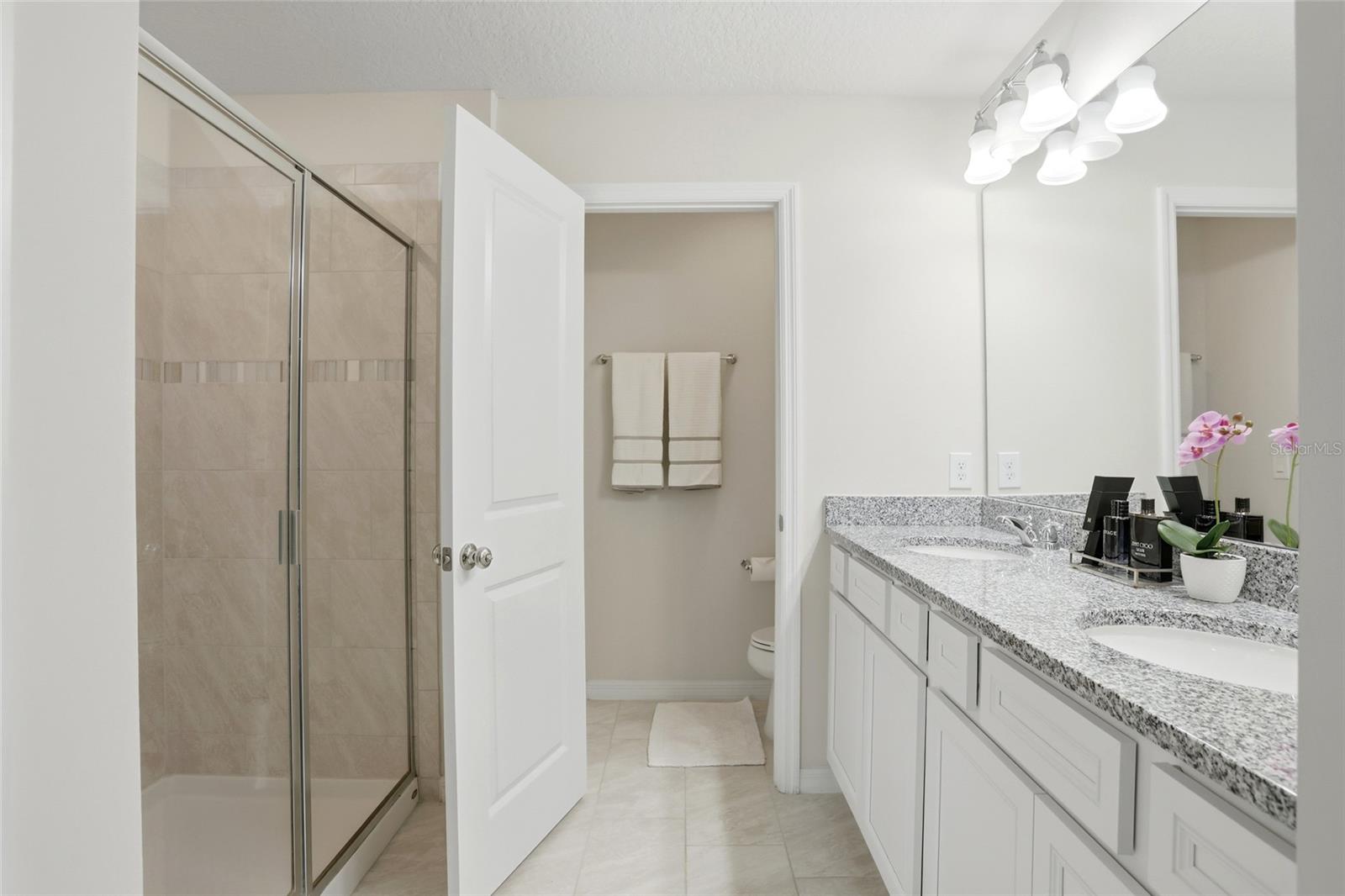 Image 17 of 41 For 5066 Caspian Street