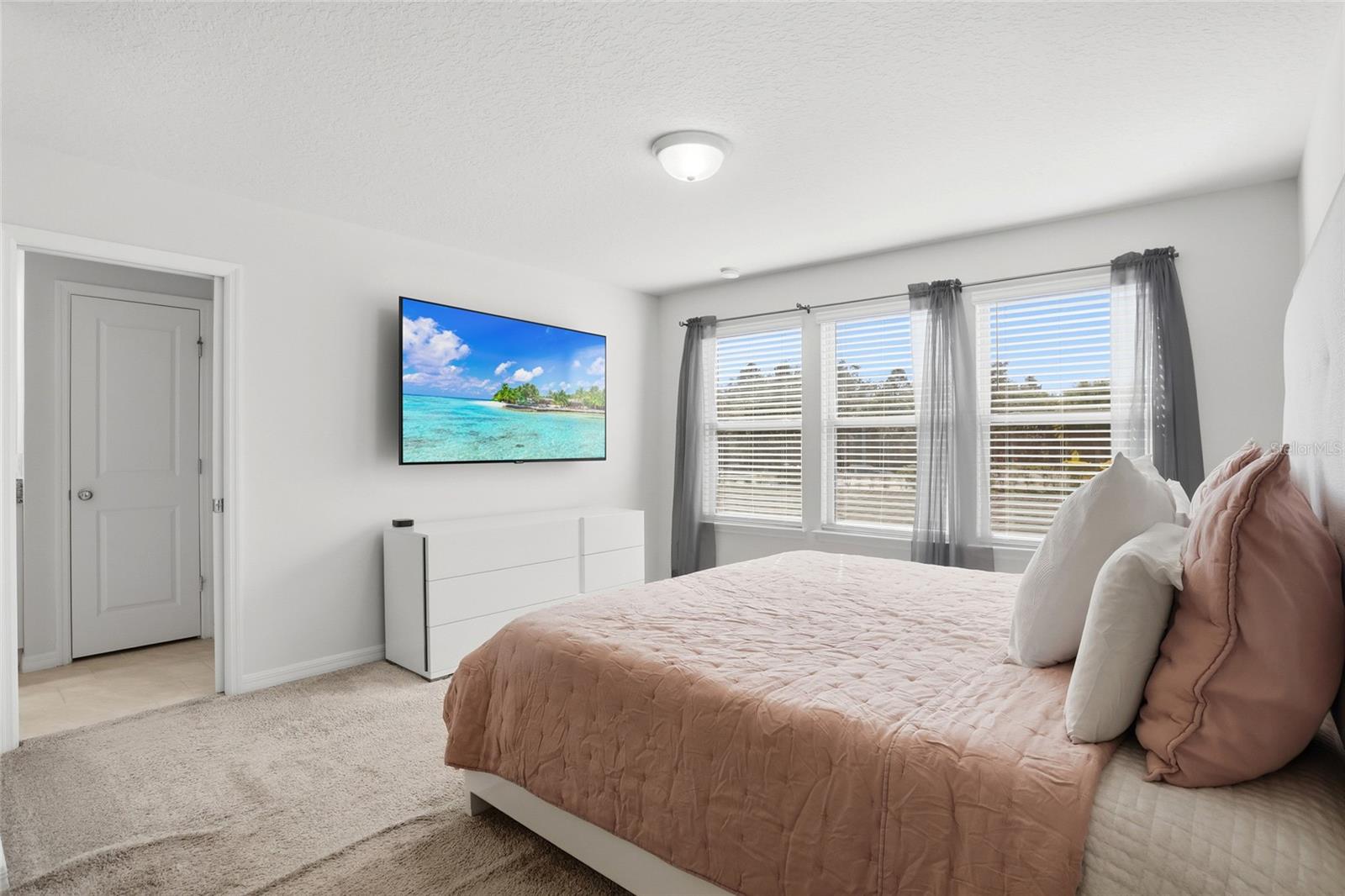 Image 22 of 41 For 5066 Caspian Street