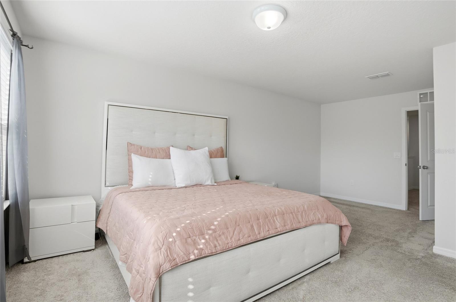 Image 23 of 41 For 5066 Caspian Street