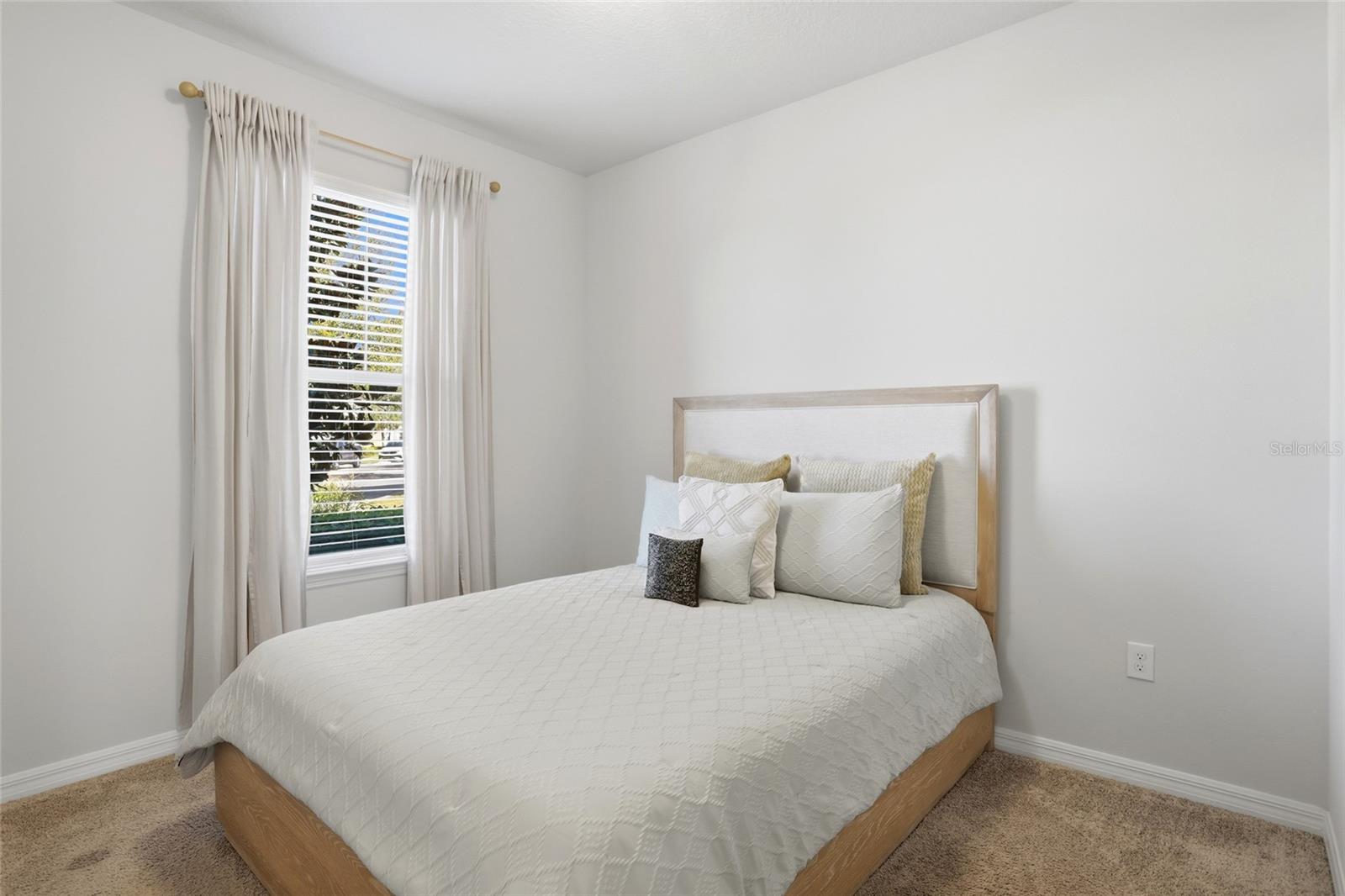 Image 26 of 41 For 5066 Caspian Street