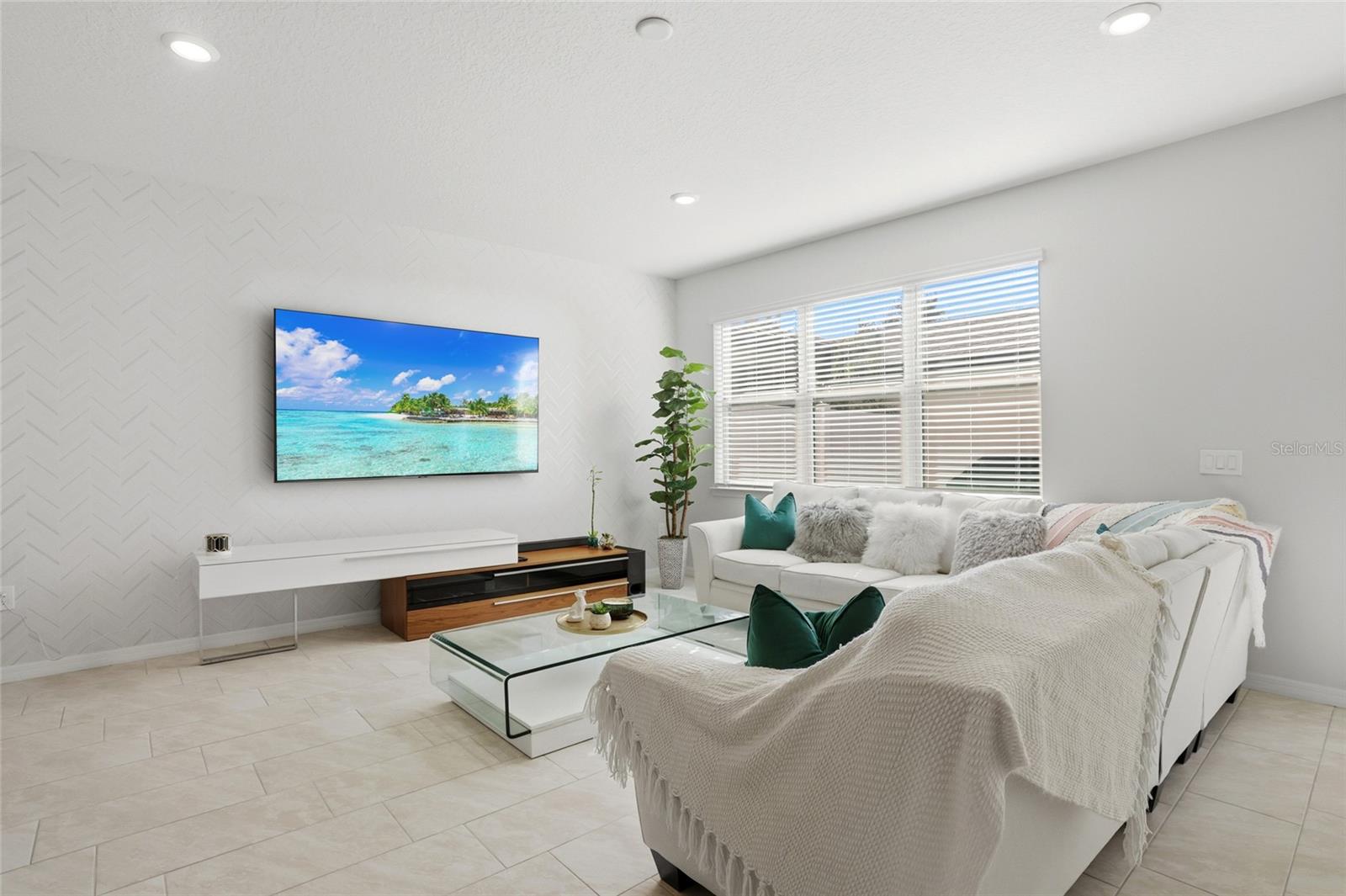 Image 4 of 41 For 5066 Caspian Street