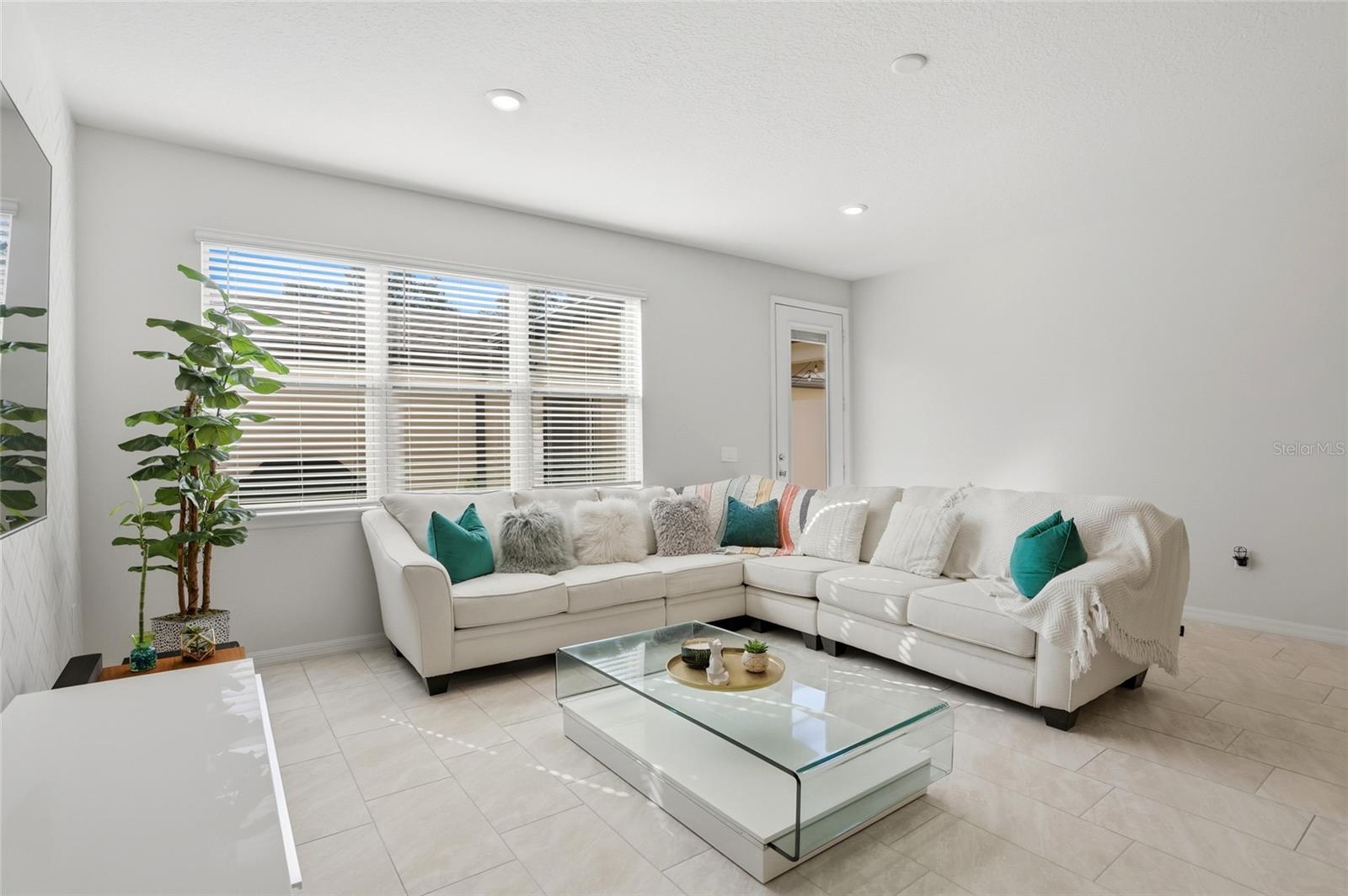 Image 6 of 41 For 5066 Caspian Street