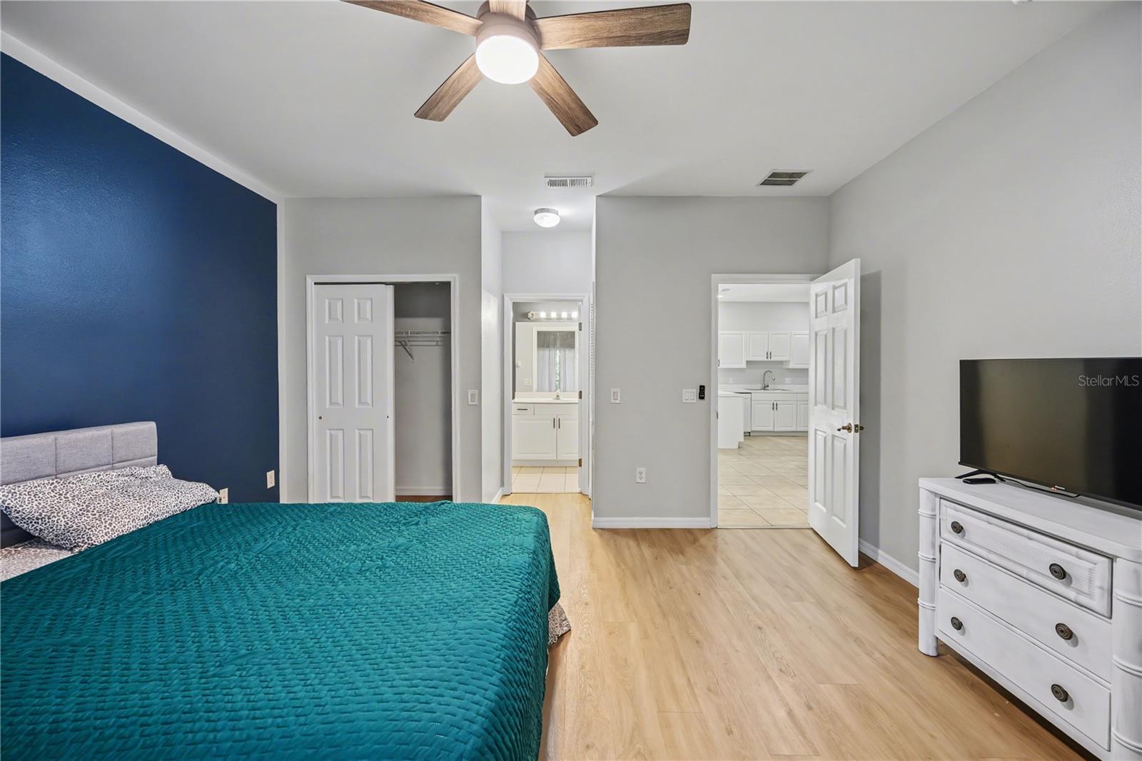 Image 13 of 21 For 3158 Sun Lake Court A